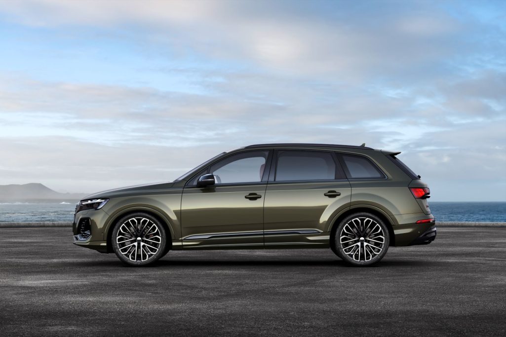 The revised audi q7 suv refined design and stunning new lighting technology enhance flagship family suv 1