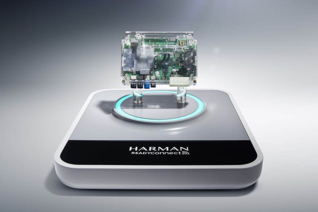 Harman works with qualcomm to drive automotive innovation with new ready connect 5g tcu for connected cars