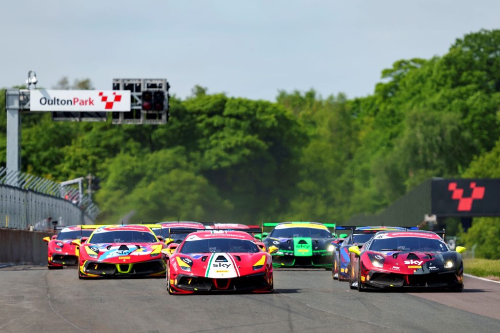 Thrilling races await the 2024 ferrari uk challenge continues at oulton park