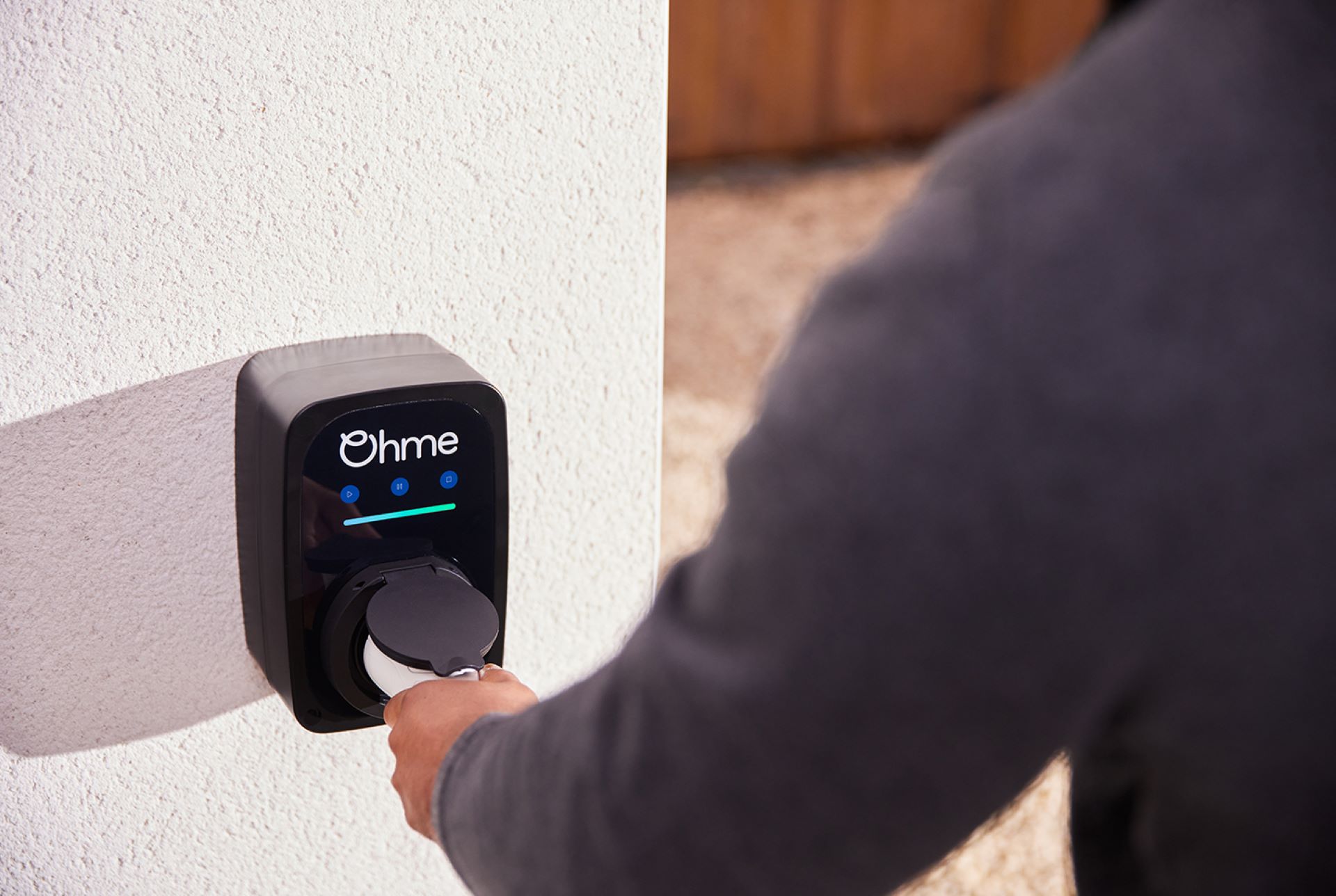 Ohmes Smart Charging London To New York For Less Than 2