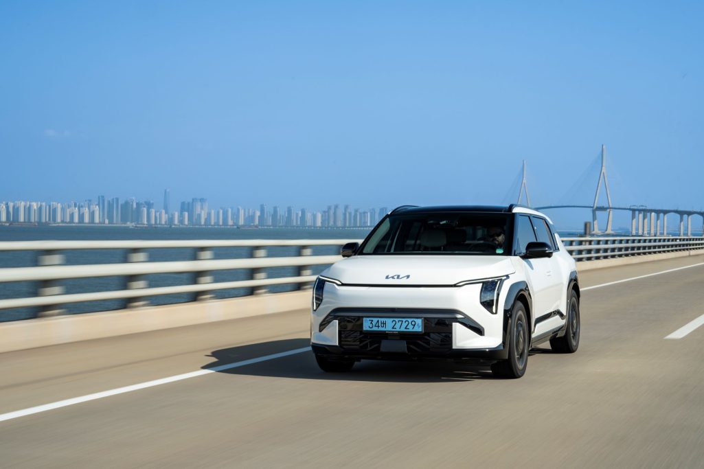 Smart Driving Sustainable Future The Kia Ev3s Technological Breakthroughs