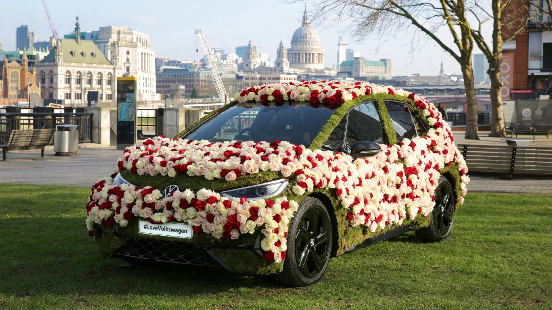 Volkswagens Rose Covered Id3 Gtx Performance Brings Valentines Magic To London