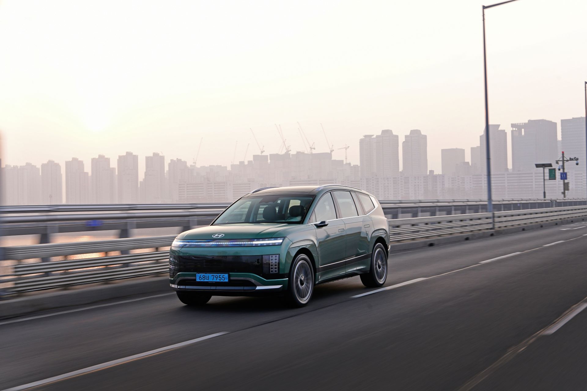 Hyundai Ioniq 9 Named Topgearcoms Best Seven Seat Ev Of 2025