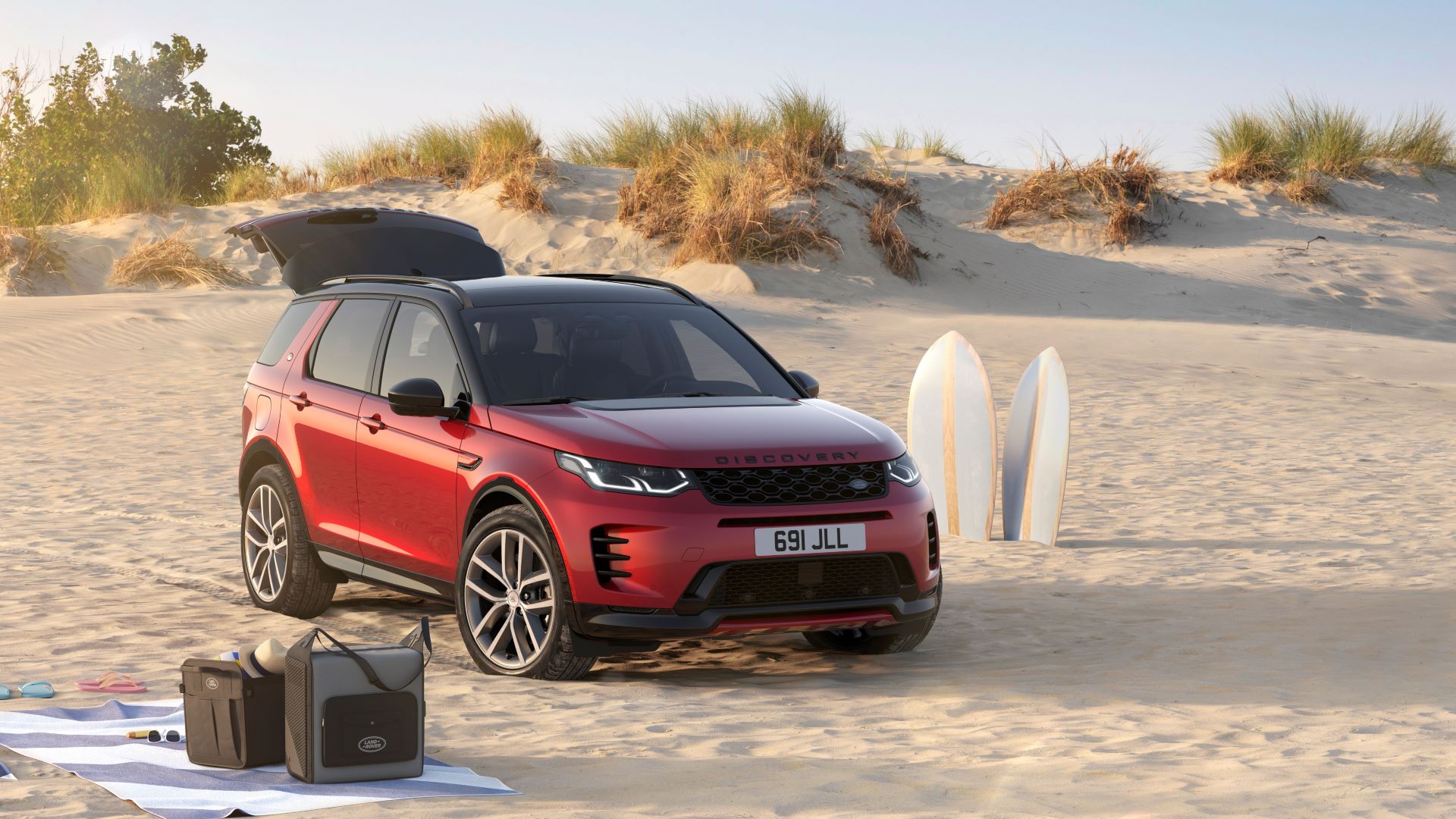 Discovery Sport Land Rovers Family Favourite Gets A Dynamic Refresh With Metropolitan And Landmark Editions