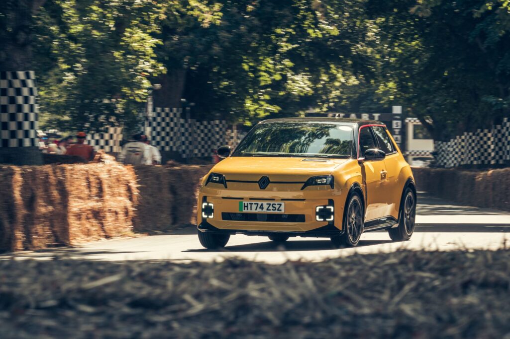 Renault Electrifies Goodwood With The Uk Debut Of The All New Renault 4 E Tech Electric