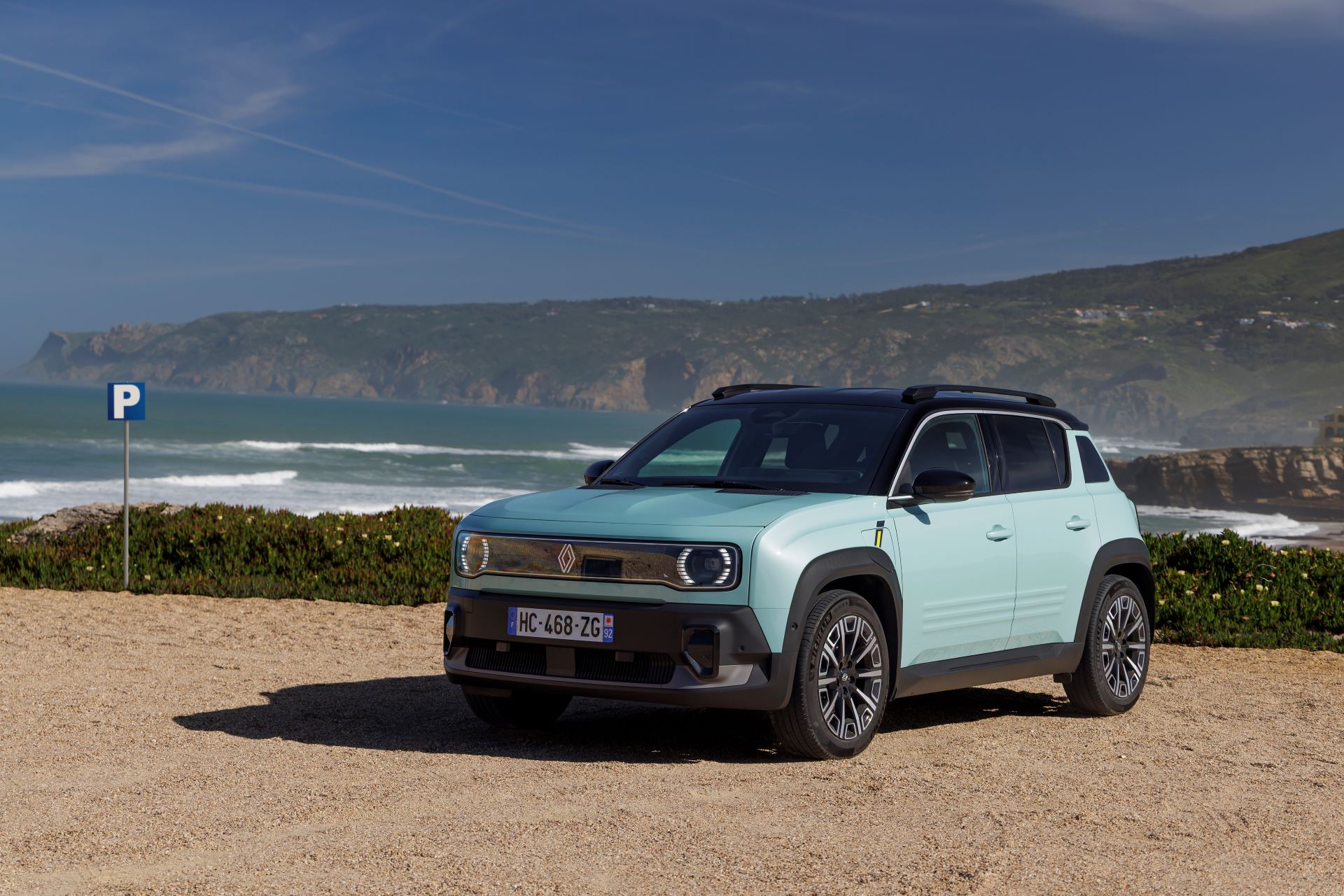 Renault Opens Priority Orders For Award Winning 4 E Tech Electric Exclusive Offers For R Pass Customers Until 14 July