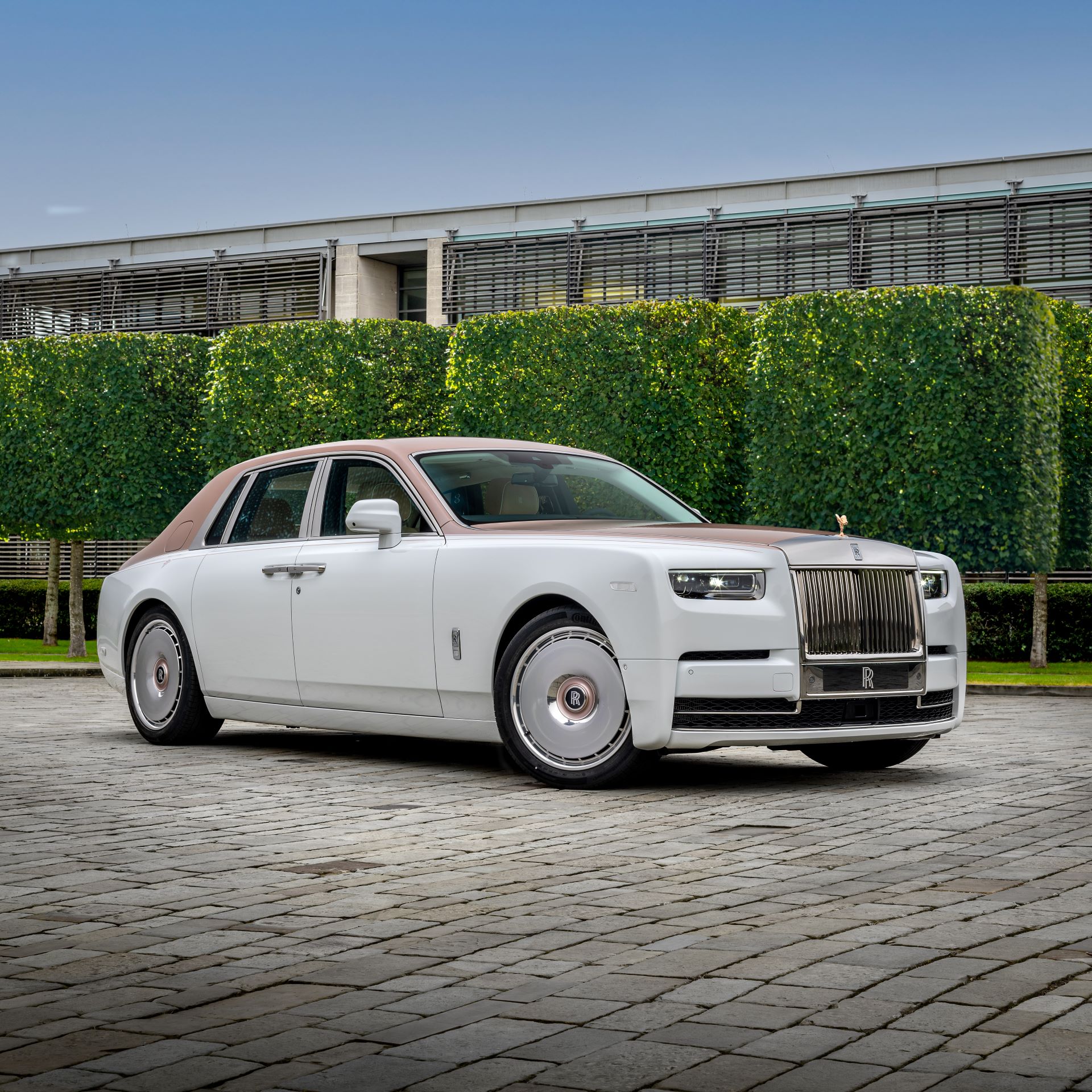 Rolls Royce Unveils The One Of One Phantom Dentelle An Embroidered Masterpiece Of Bespoke Couture