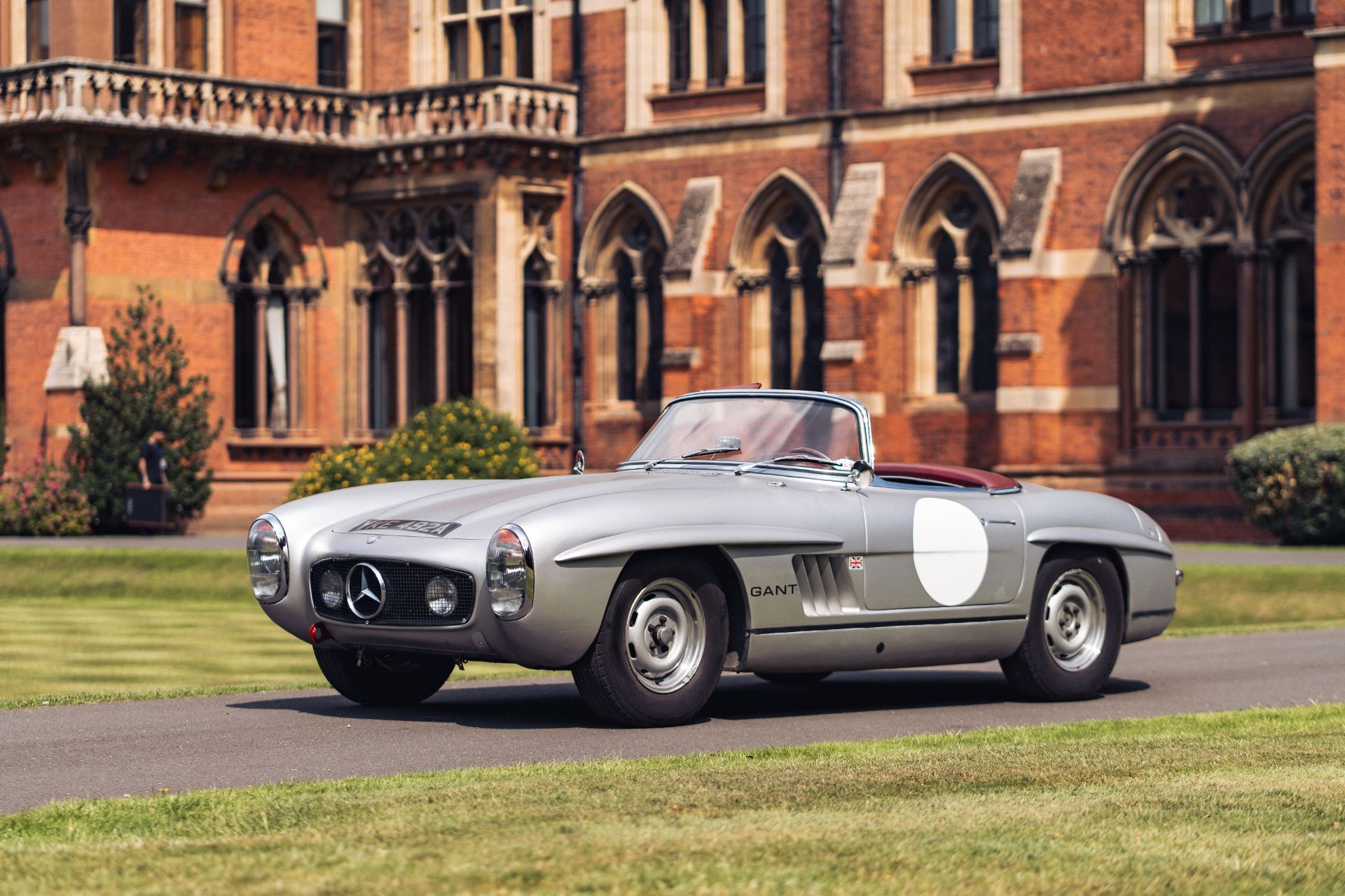 Automotive Icon Set For The Spotlight Rare 1963 Mercedes Benz 300sl Roadster Leads H H Classics Inaugural Kelham Hall Auction