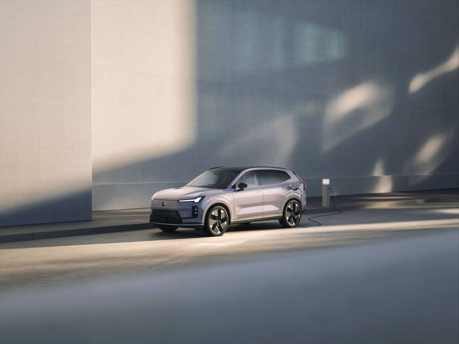 Volvo Unveils The Xc70 A Long Range Plug In Hybrid Designed For Families And Everyday Adventures