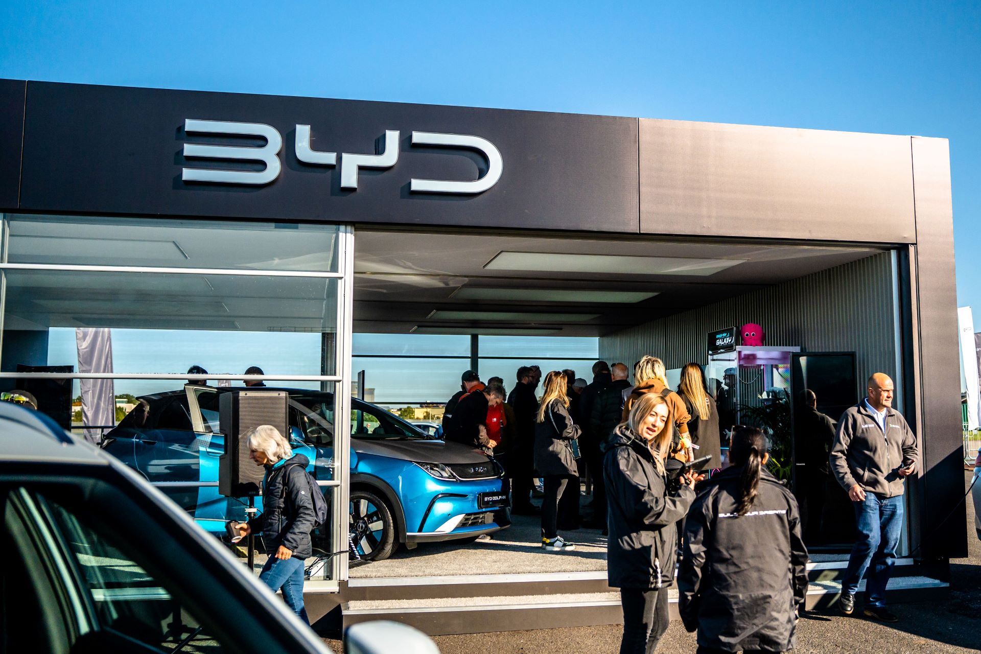 Byd brings full electric line up to everything electric 2025 led by new dolphin surf and atto 2