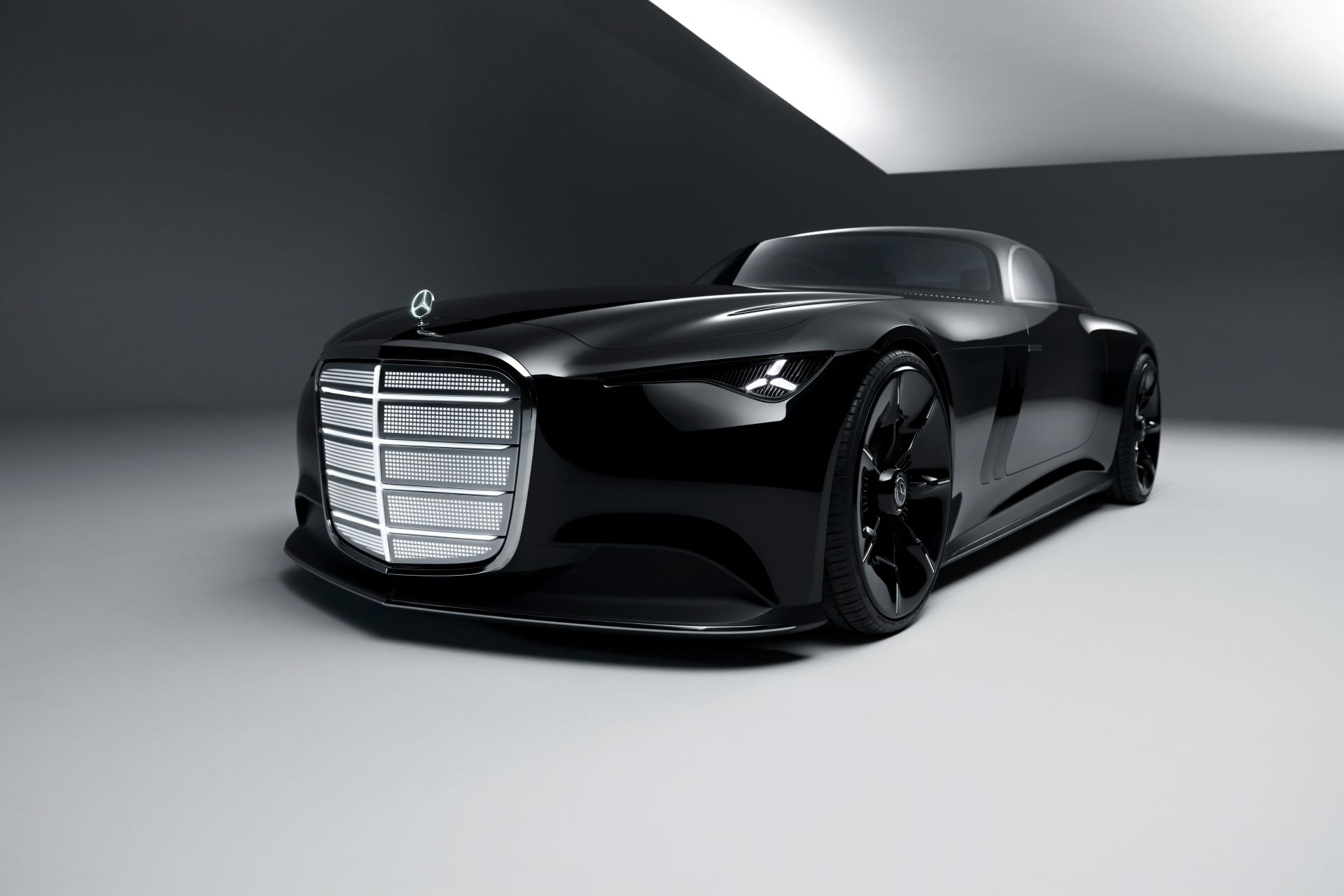 Mercedes benz vision iconic a sculptural ode to heritage innovation and timeless elegance