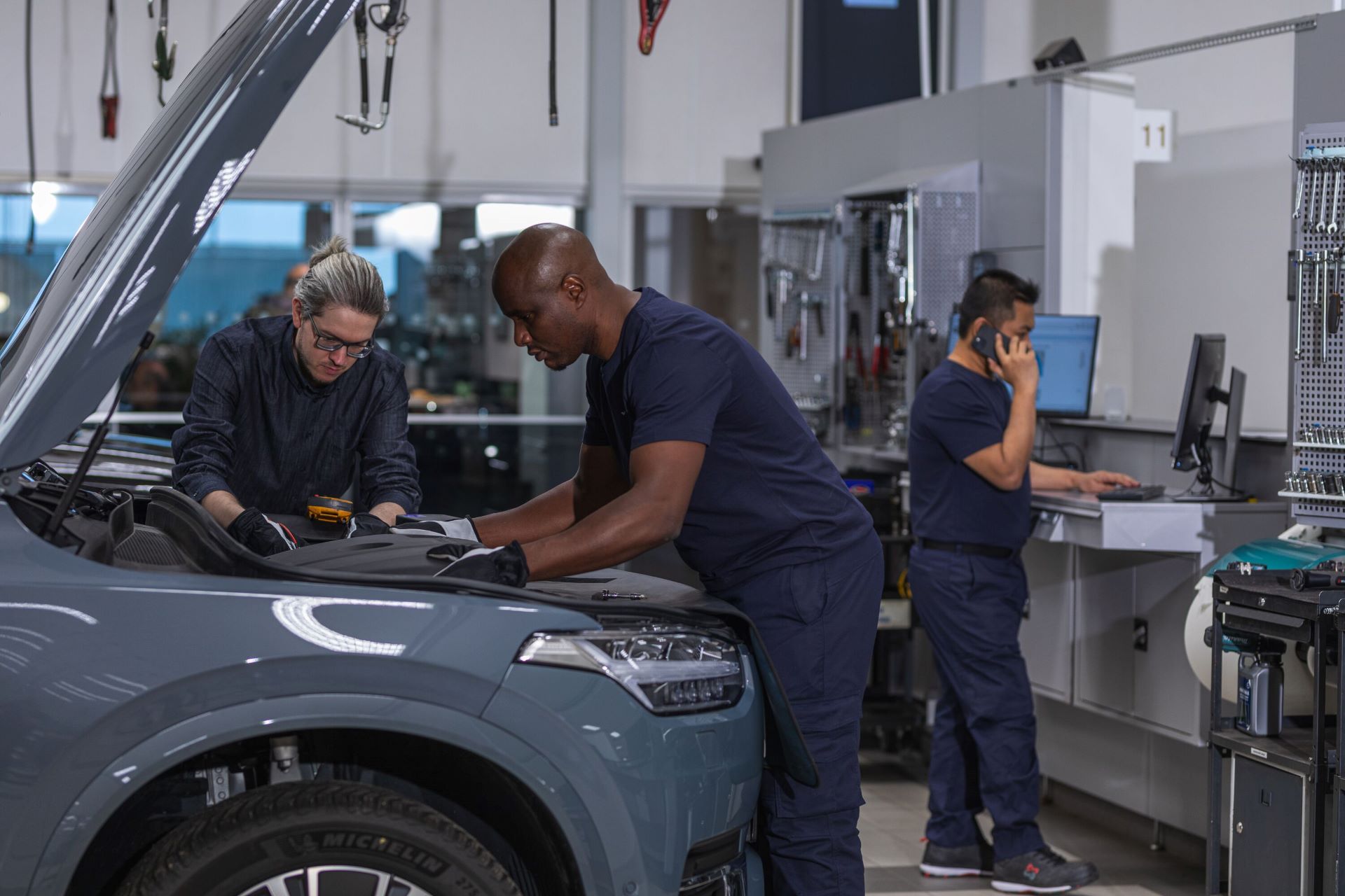 Volvo car south africa expands footprint with new facilities in gqeberha and mbombela