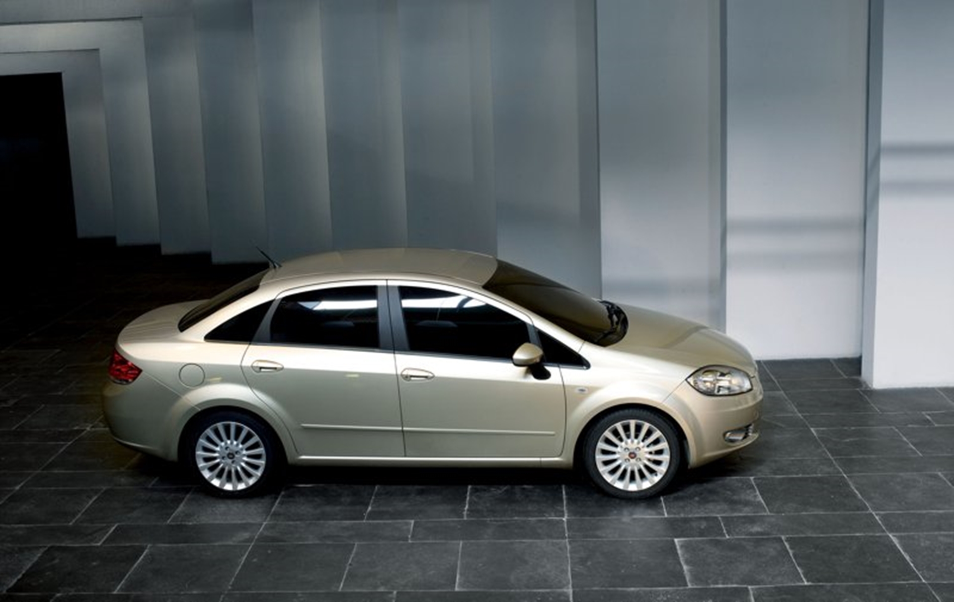 Fiat Linea The new C-segment sedan benchmark