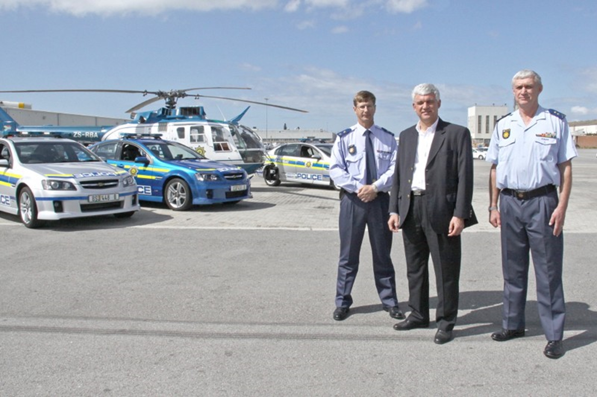 General Motors South Africa hands over three Chevrolet Luminas to PE Flying Squad