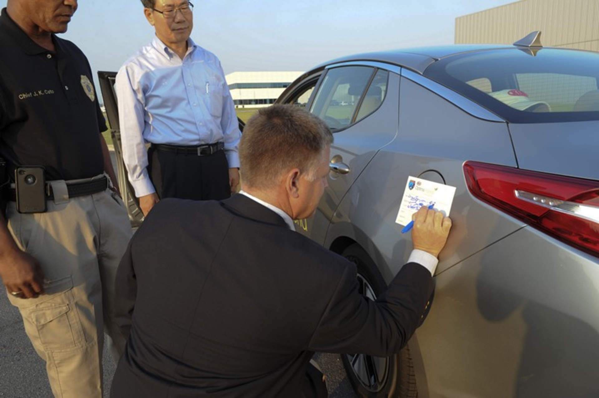 Kia Optima Hybrid sets new Guinness World Record for fuel economy