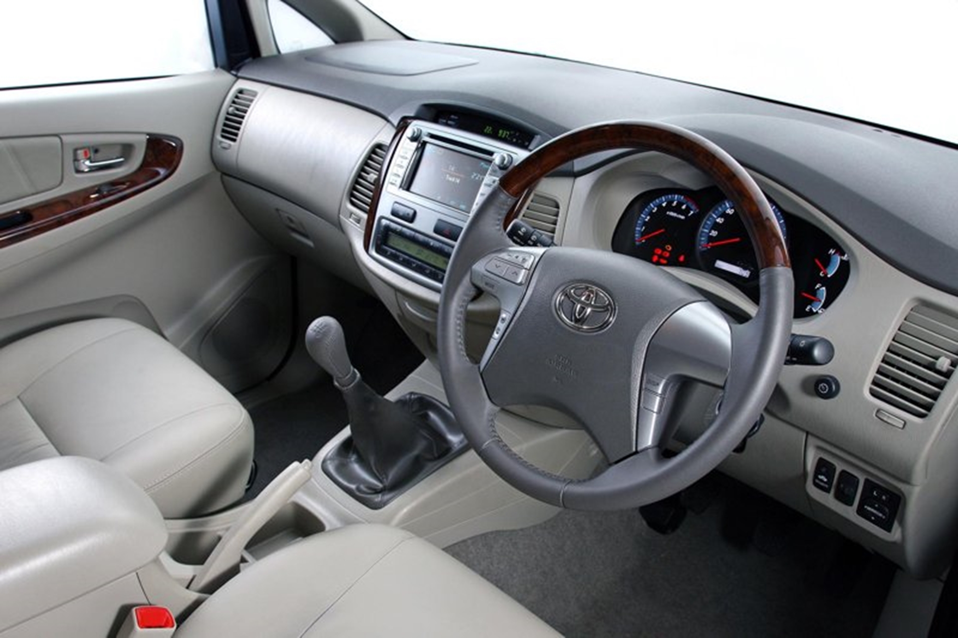 Toyota Innova 2011 Inside