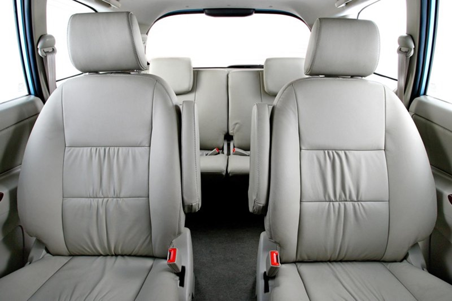Toyota Innova 2011 Inside Seats