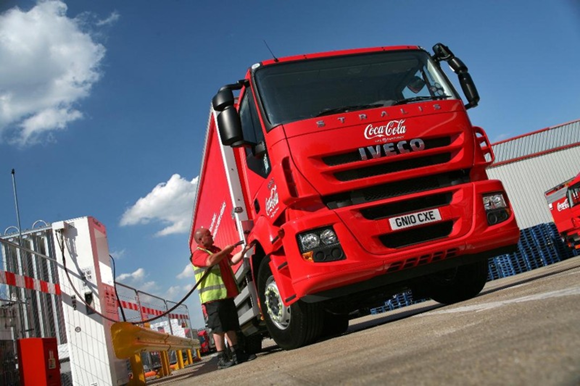 IVECO NAMED LOW CARBON HEAVY DUTY VEHICLE MANUFACTURER OF THE YEAR 2011
