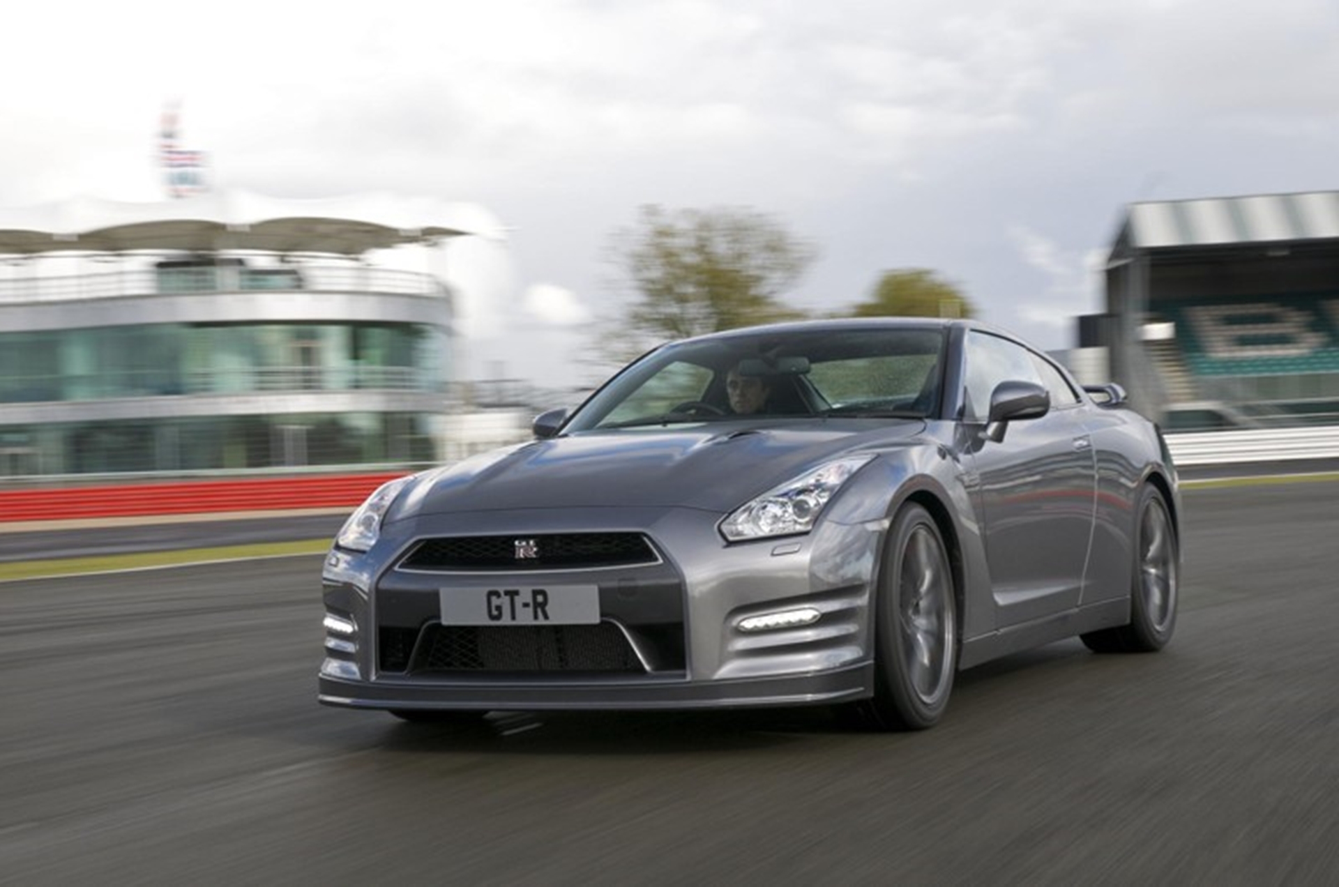 NISSAN REVEALS THE 2012 MODEL YEAR GT-R