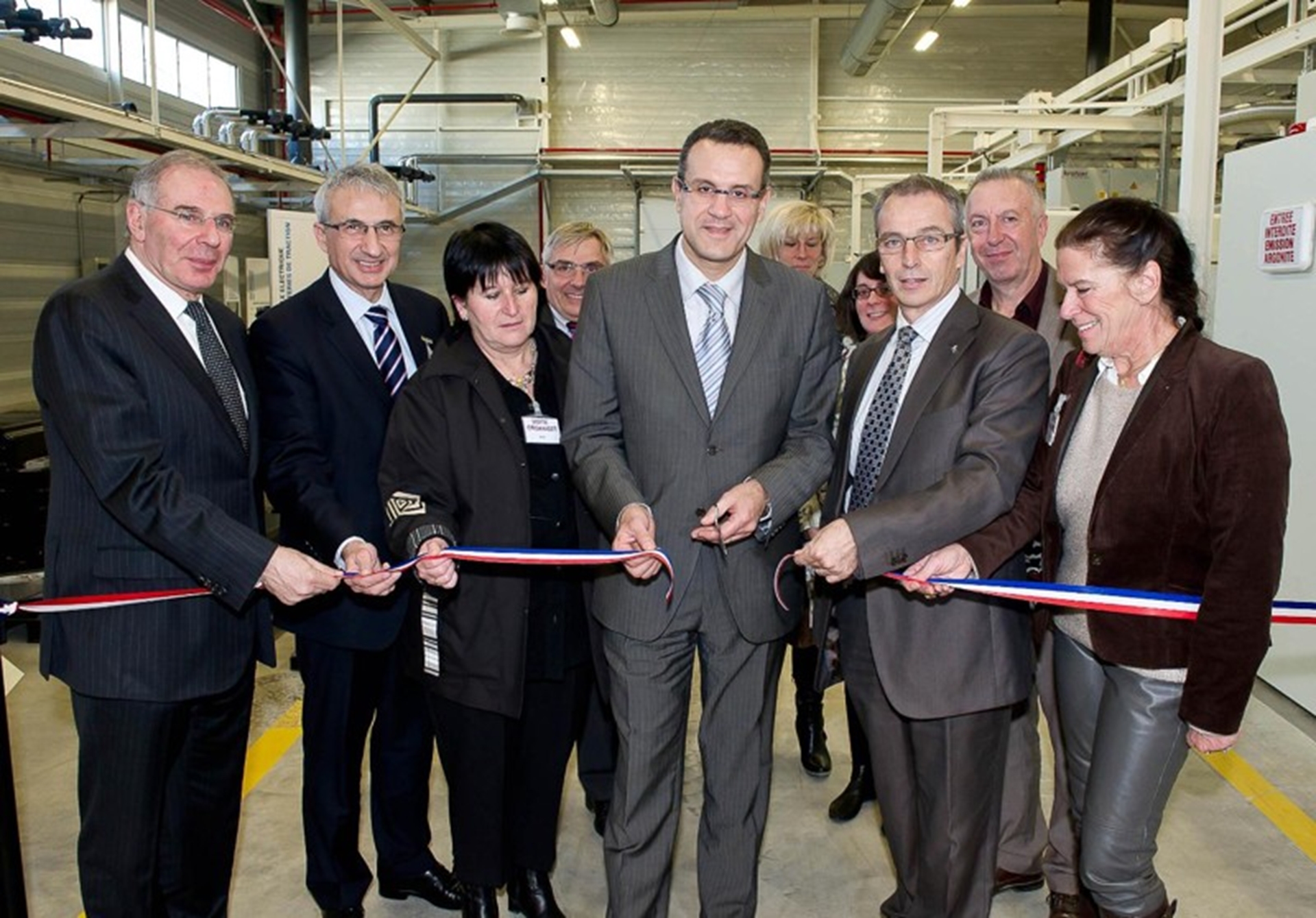 RENAULT INVESTS €28 MILLION IN ELECTRIC TEST CENTRE LARDY FRANCE