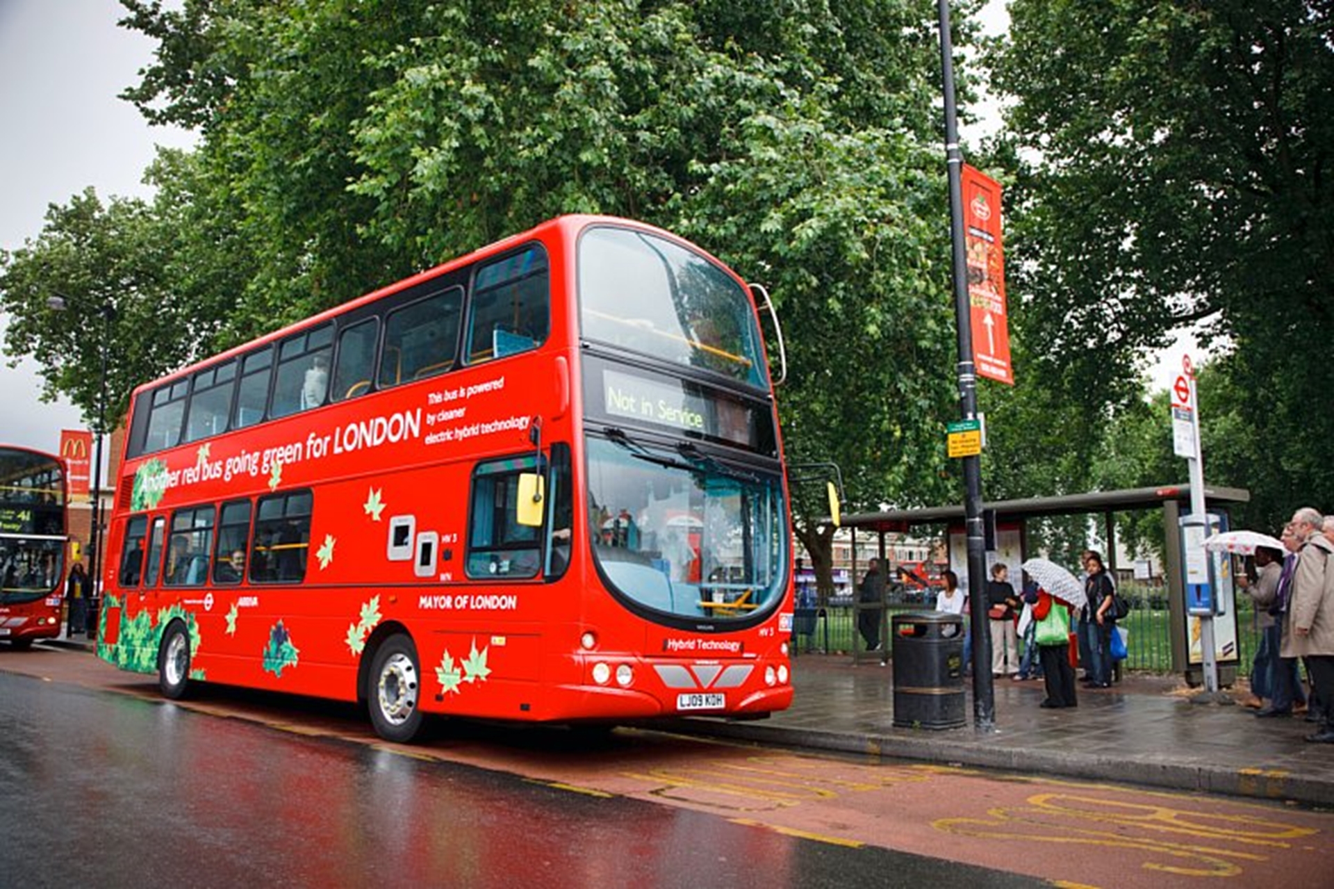 Volvo hybrid buses a success in London