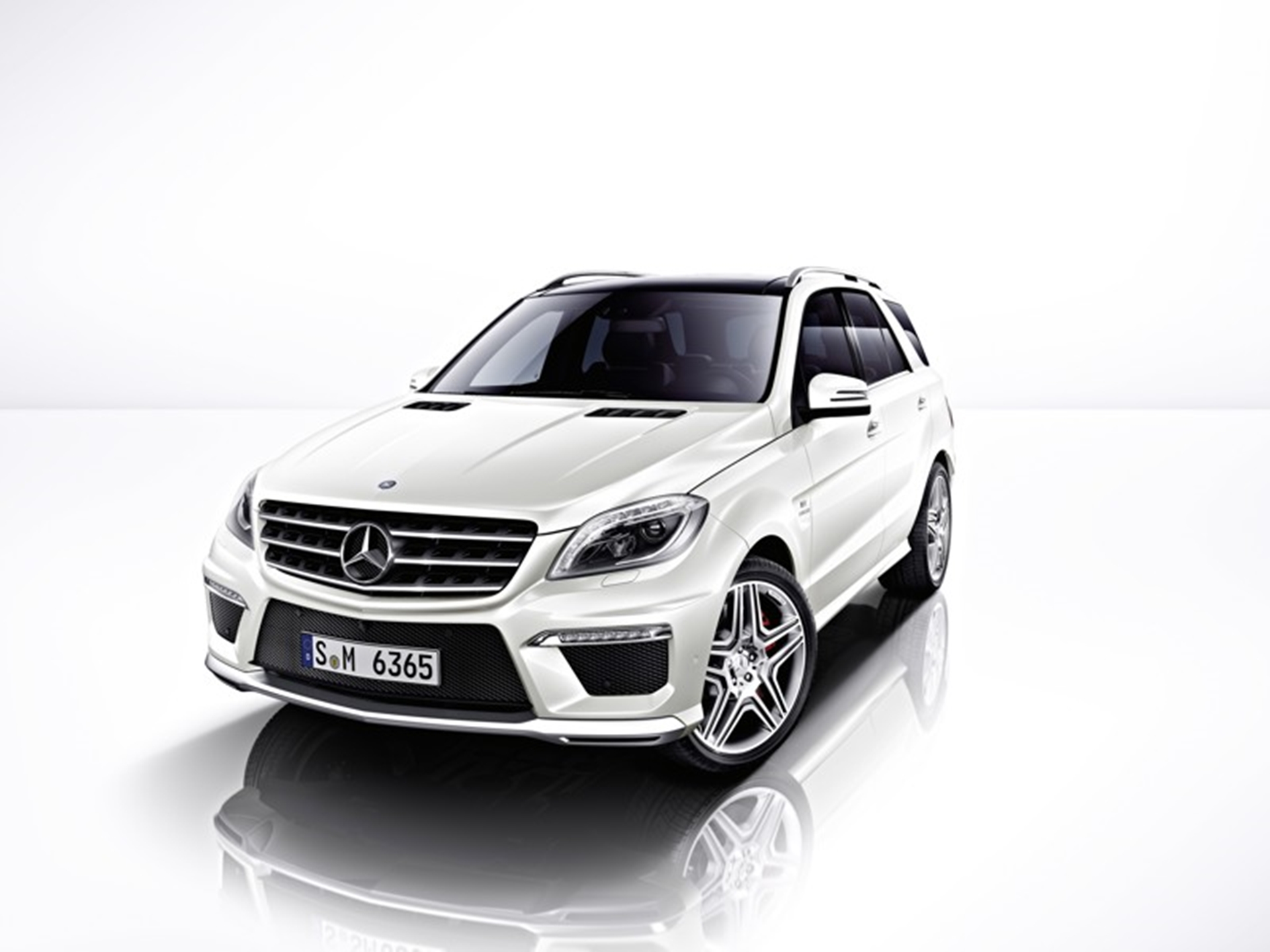 Mercedes-Benz ML 63 AMG Efficiency and superlative performance
