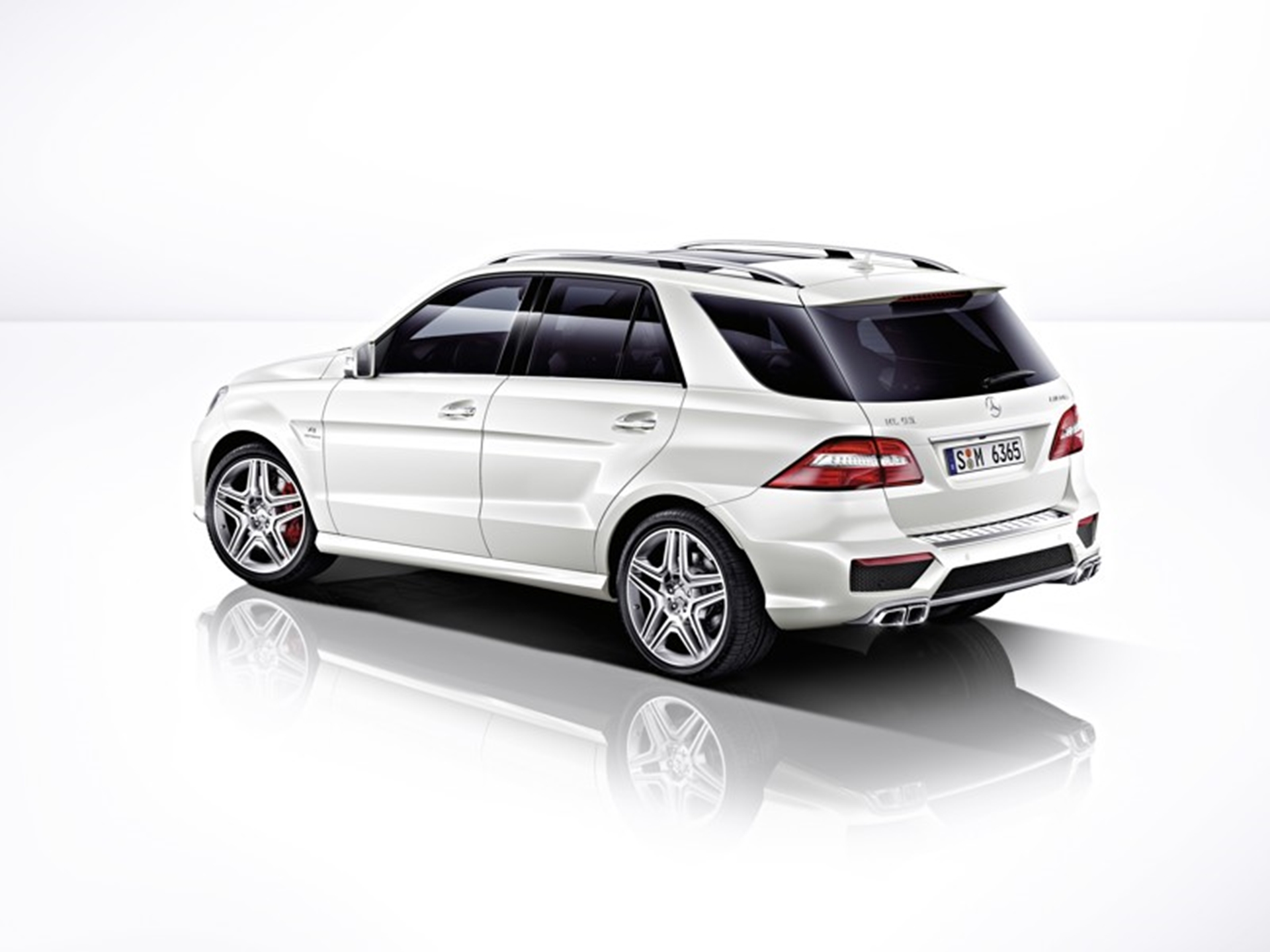Mercedes-Benz ML 63 AMG: Efficiency and superlative performance