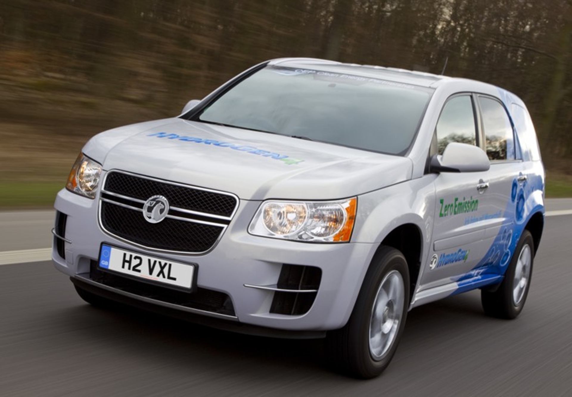 UK H2MOBILITY – VAUXHALL DRIVES HYDROGEN 4 GENERATIONS