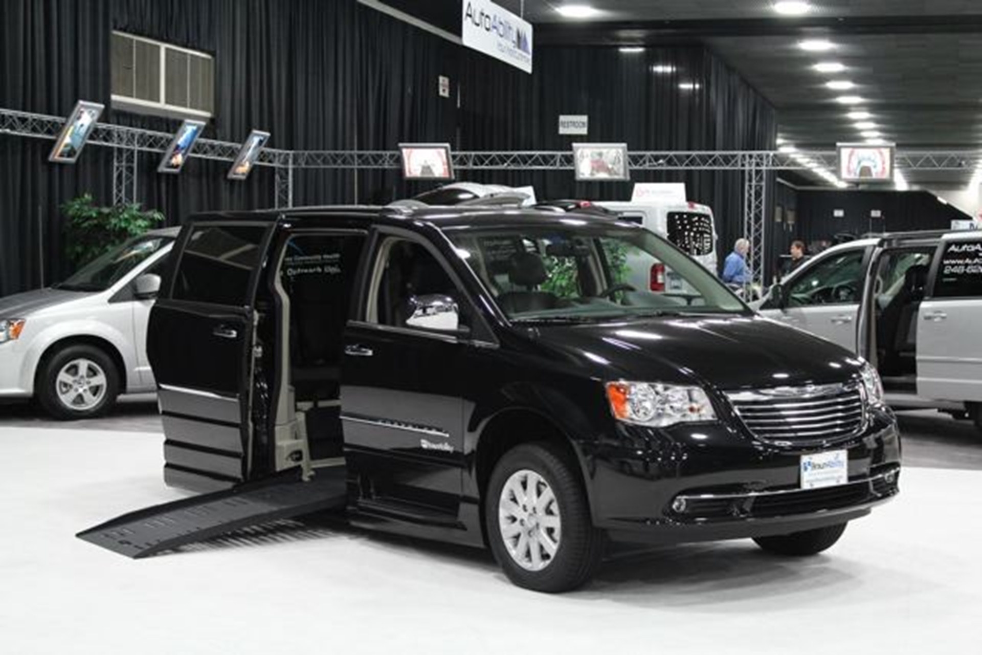 North American International Auto Show Chrysler Town & Country