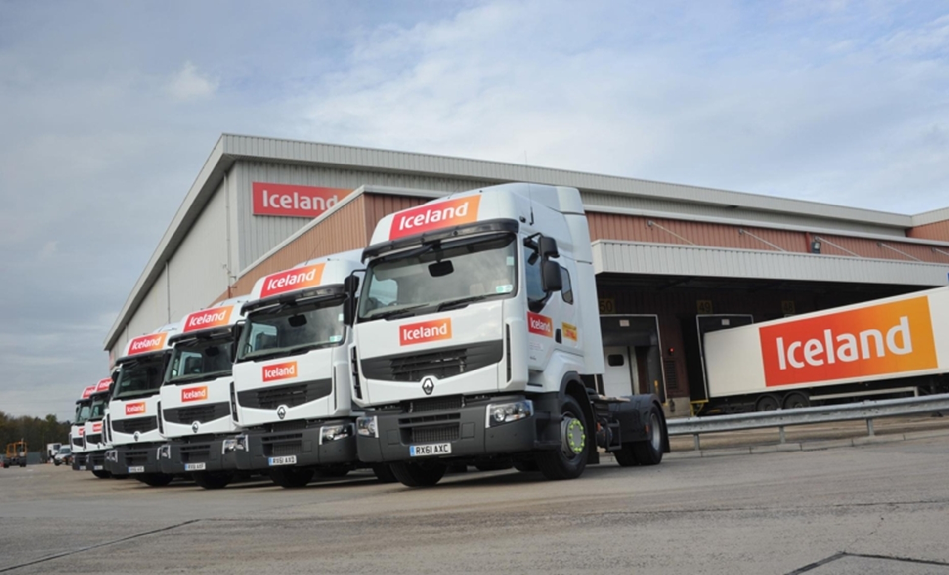 EIGHTY MORE RENAULT TRUCKS GO TO ICELAND