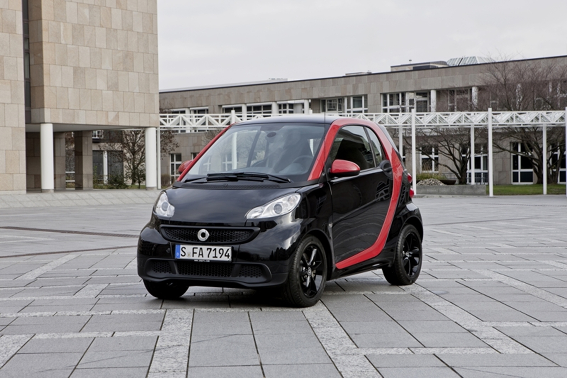 Smart fortwo At dealers from May 2012