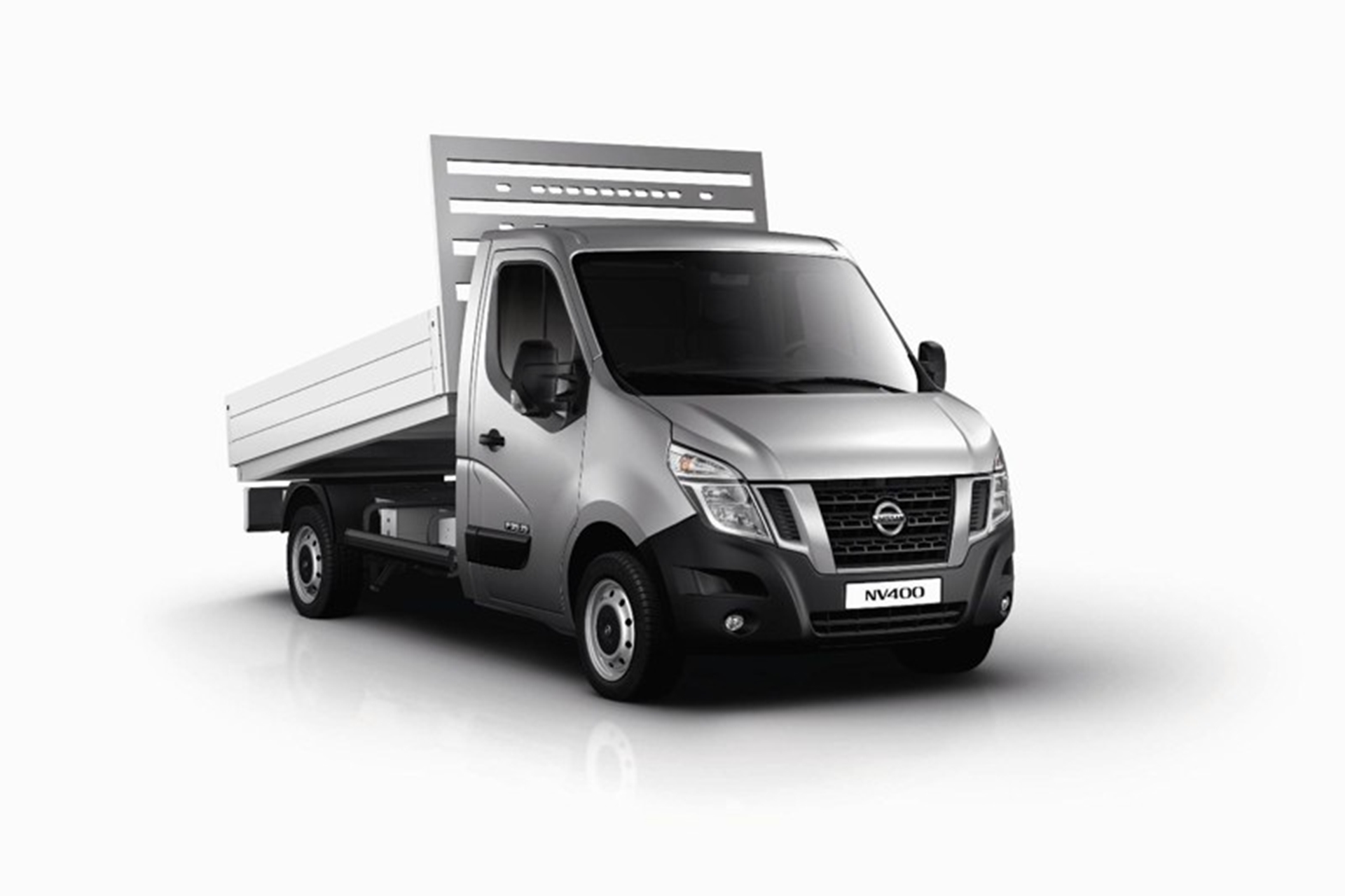 Nissan Exclusively Reveals NV400 Chassis Cab Range and New Vehicle Bodybuilder Strategy at CV Show