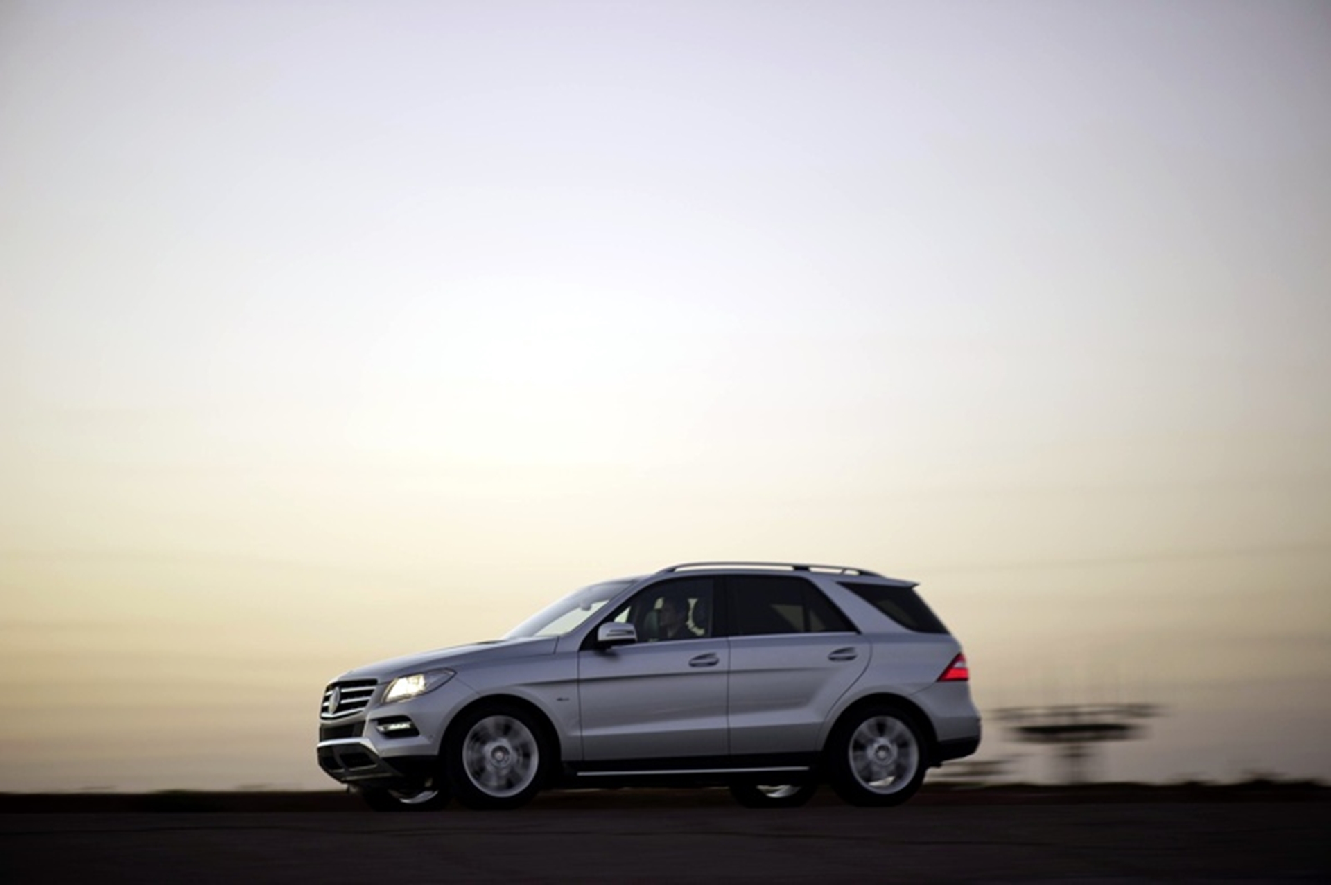 A SPECIAL INTRODUCTION TO THE NEW MERCEDES-BENZ M-CLASS