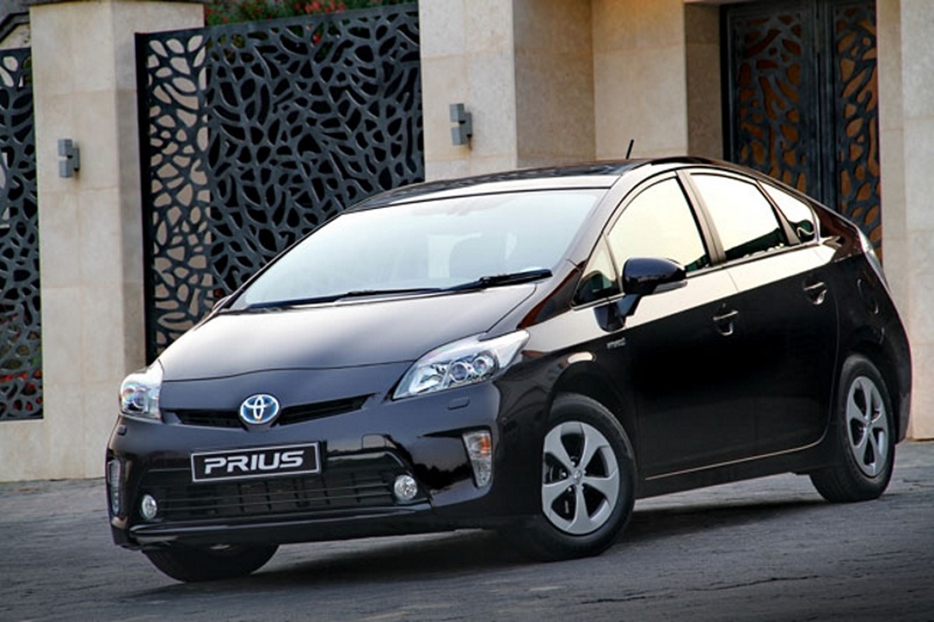 TOYOTA SOUTH AFRICA: LATEST GENERATION PRIUS ARRIVES IN SA