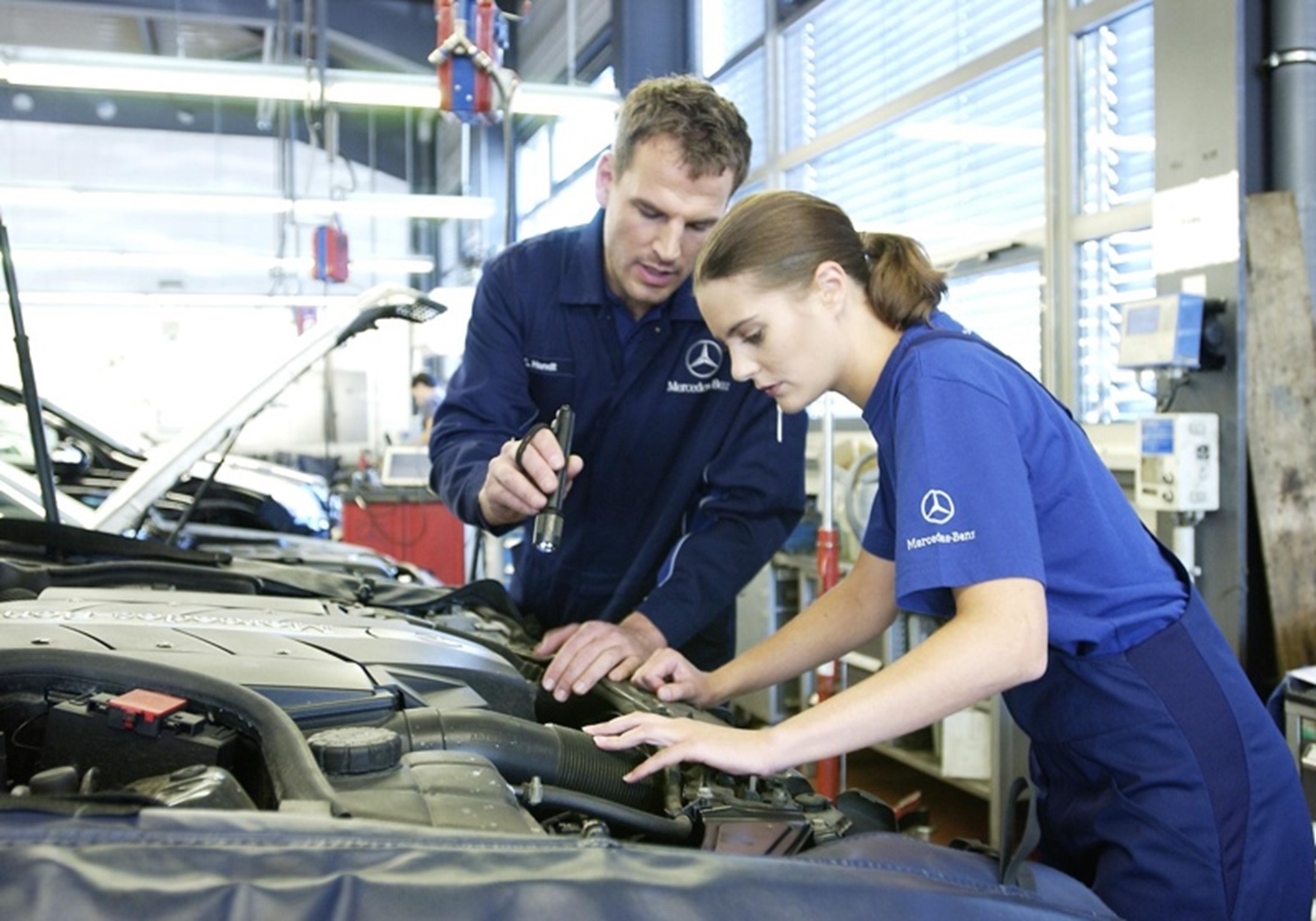 MERCEDES-BENZ SAVIOUR PROGRAMME HELPS BODYSHOPS TO AVOID TOTAL LOSSES