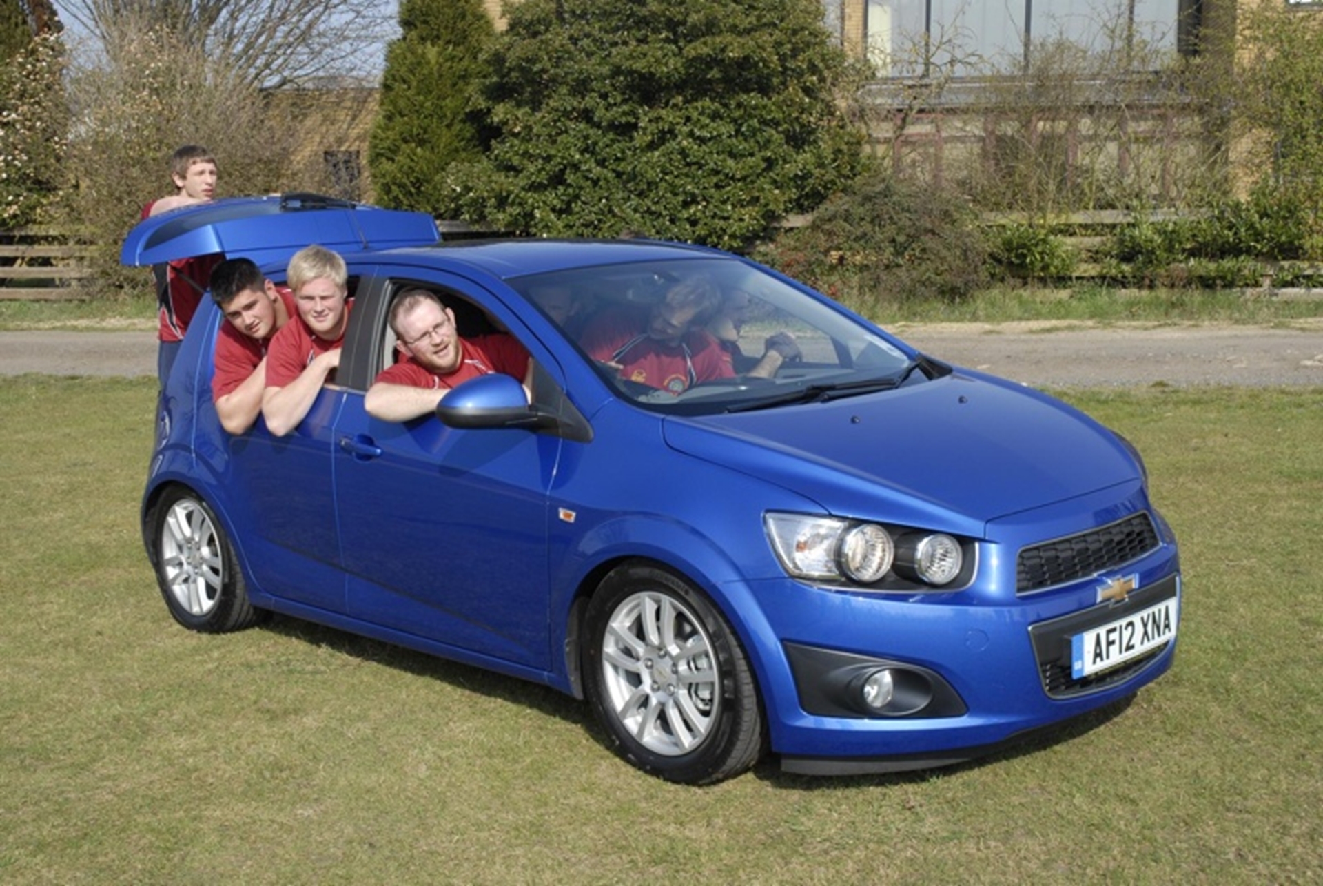 How many rugby players can you fit in a Chevrolet Aveo