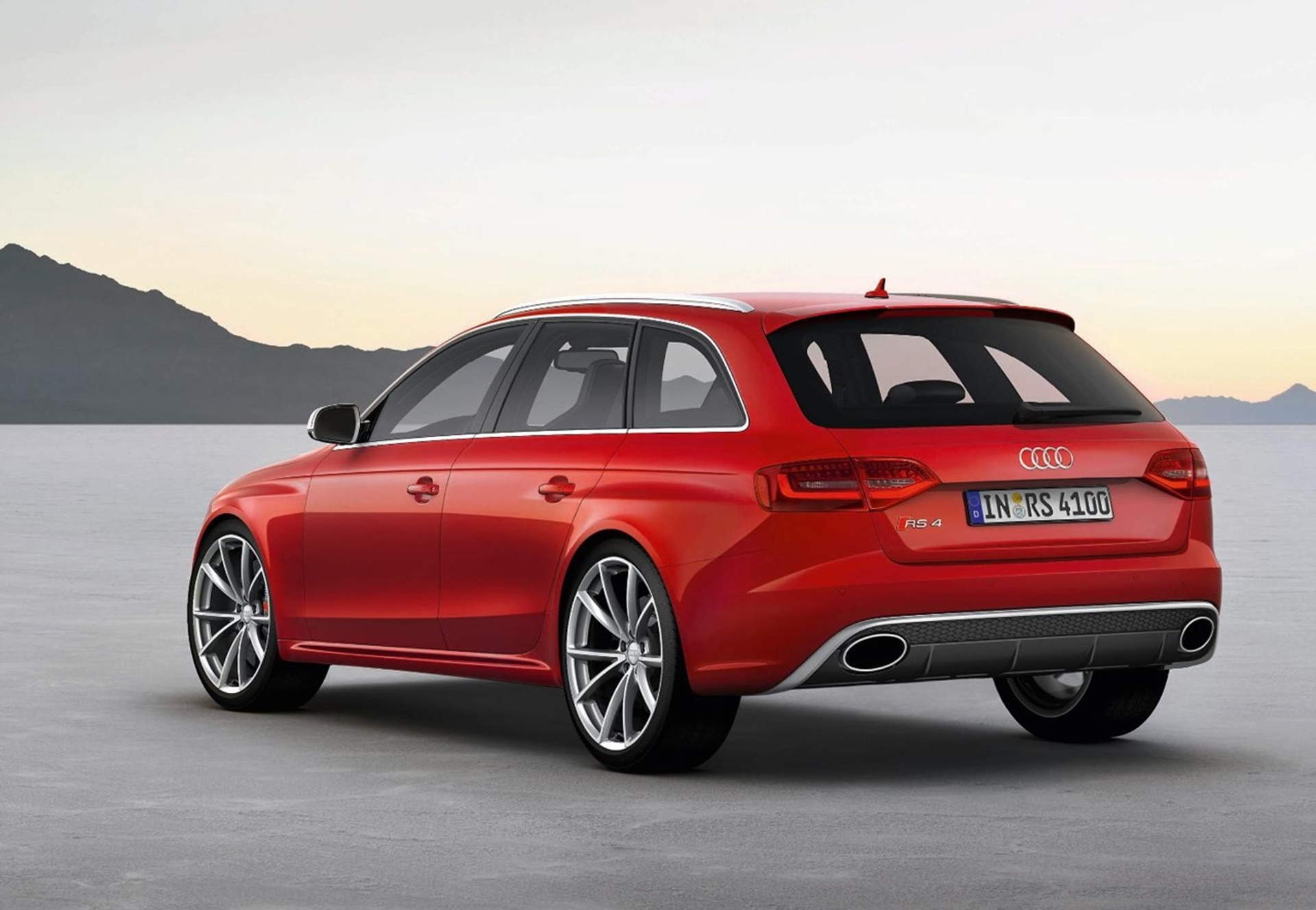 ALL-NEW AUDI RS 4 AVANT TAKES PRACTICALITY TO EVEN GREATER EXTREMES