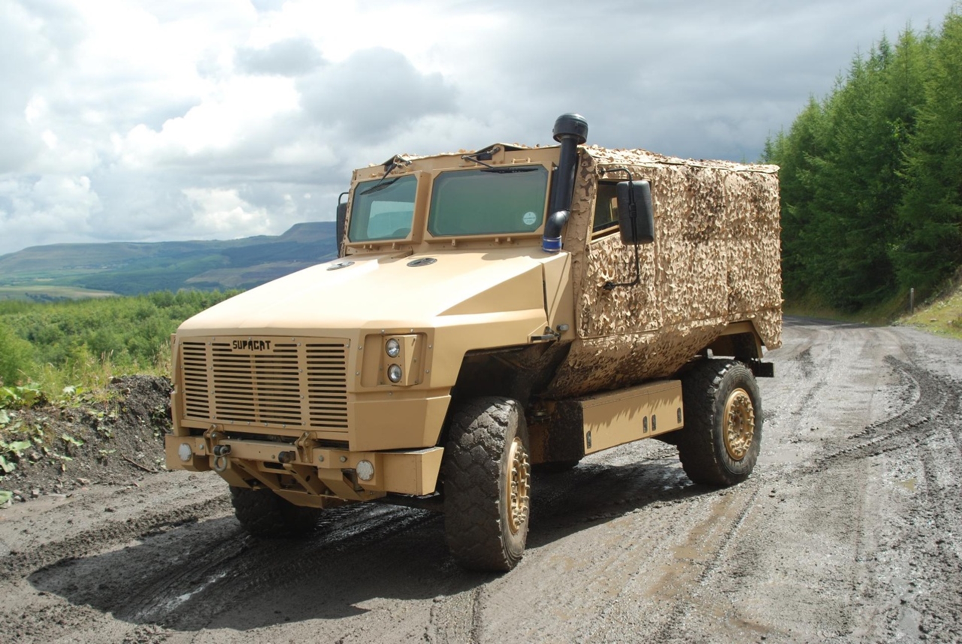XTRAC SUPPORTS MIA MOTORSPORT TO DEFENCE INITIATIVE AT DVD 2012