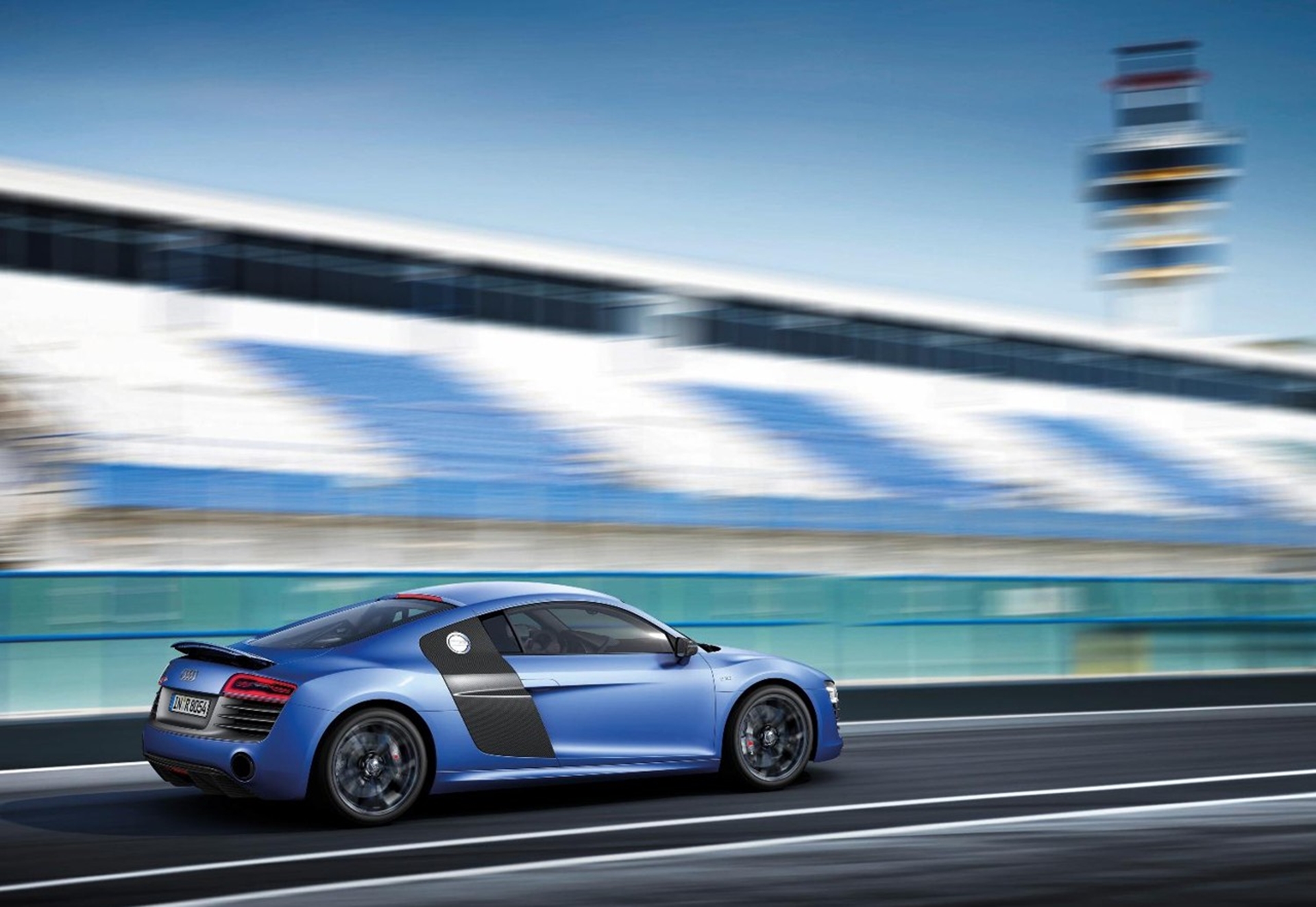 NEW AUDI R8 S TRONICS RAISE THE TEMPO FOR 2013 MODEL YEAR