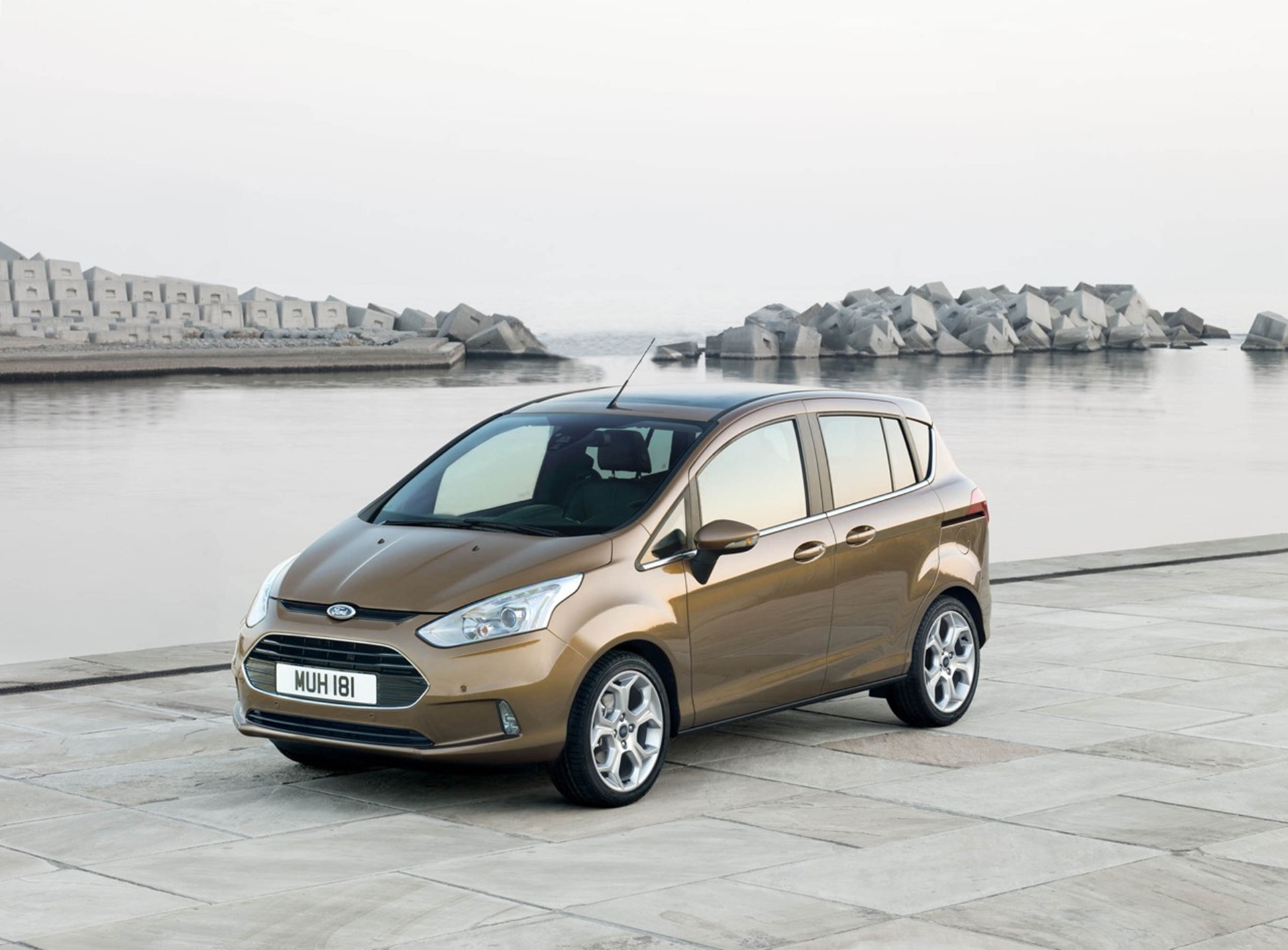 FORD RESPONDS TO RIGHT-SIZING TREND WITH INGENIOUS ALL-NEW B-MAX
