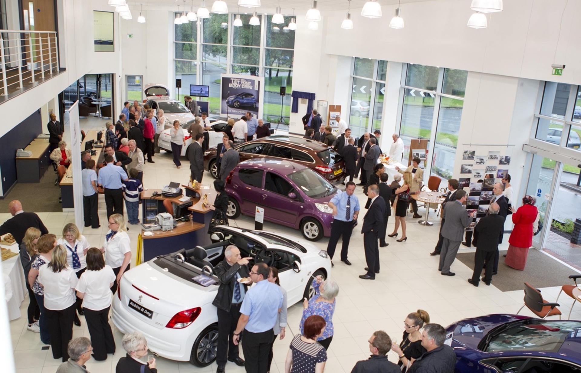 Peugeot Unveils Flagship Dealership Robins and Day Coventry