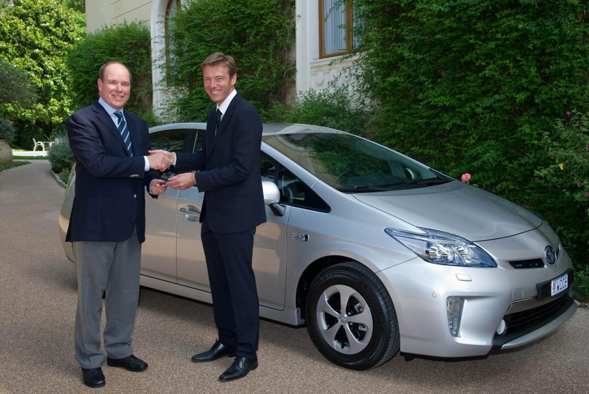 EUROPE’S FIRST PRODUCTION PRIUS PLUG-IN HYBRID DELIVERED TO H.S.H. PRINCE ALBERT II OF MONACO