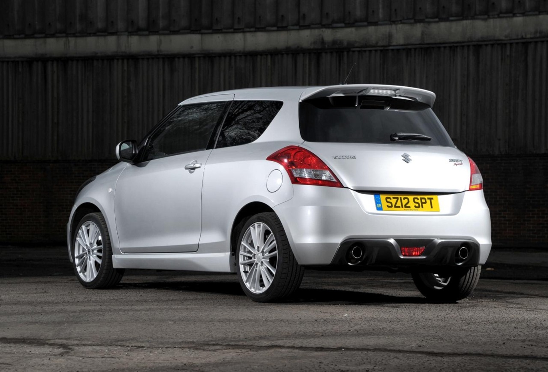 SWIFT SPORT – TOP RATED SPORTS CAR FROM CARBUYER.CO.UK
