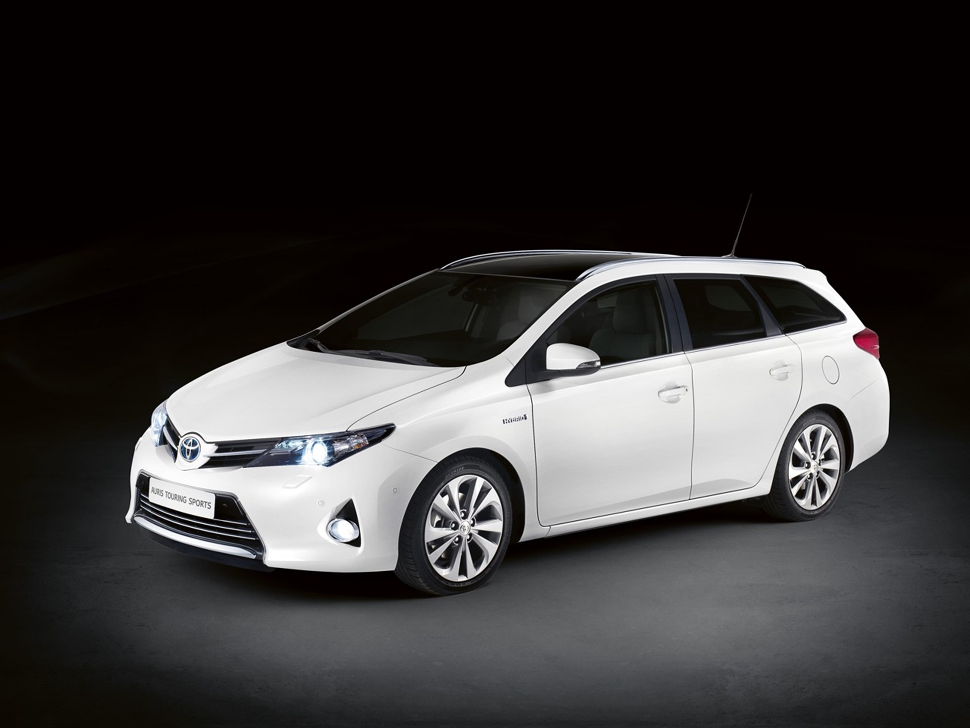THE NEW TOYOTA AURIS TOURING SPORTS