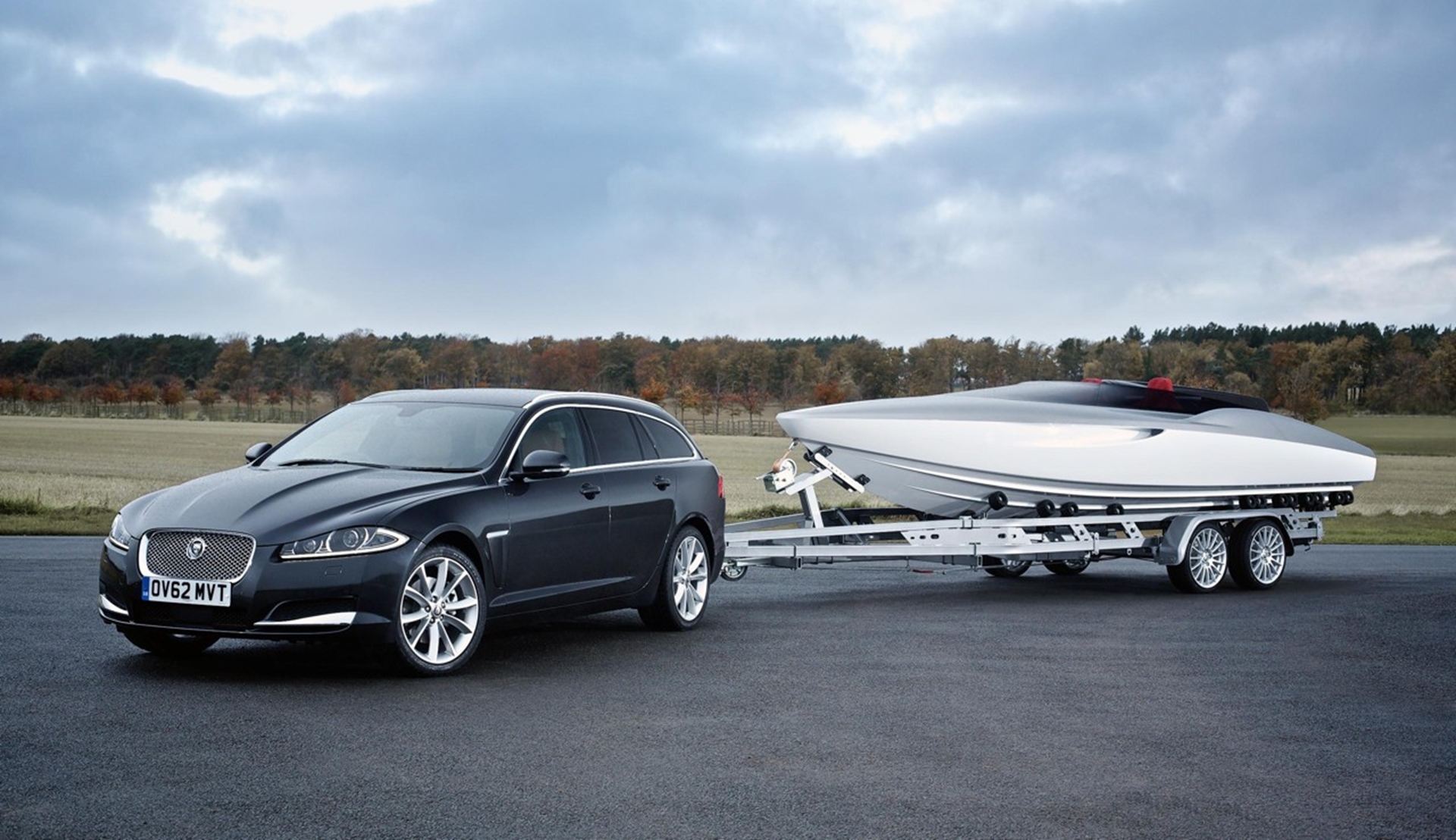 Jaguar Concept Speed Boat