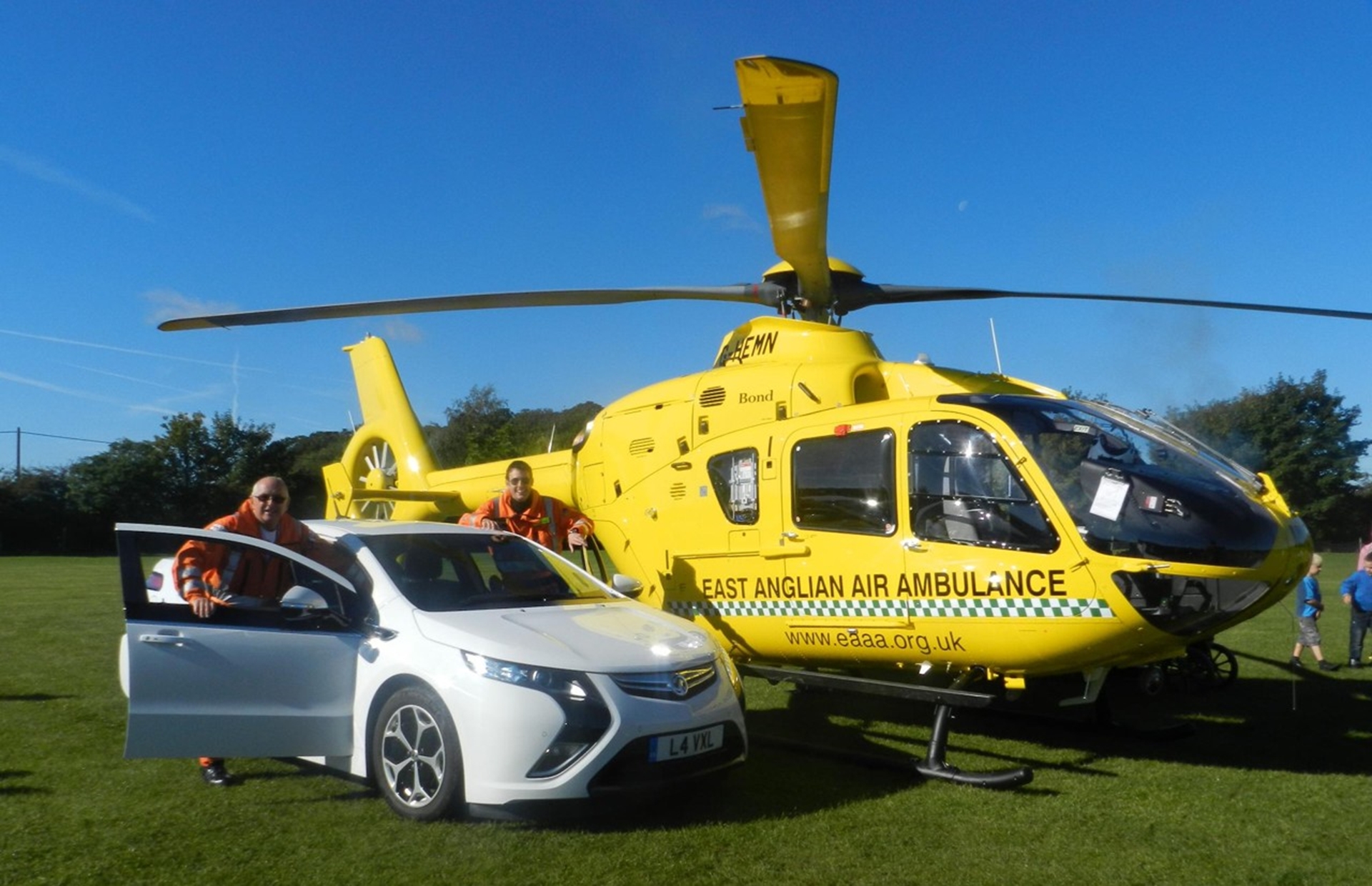 TWO HIGH FLYERS FUND RAISE FOR EAST ANGLIAN AIR AMBULANCE