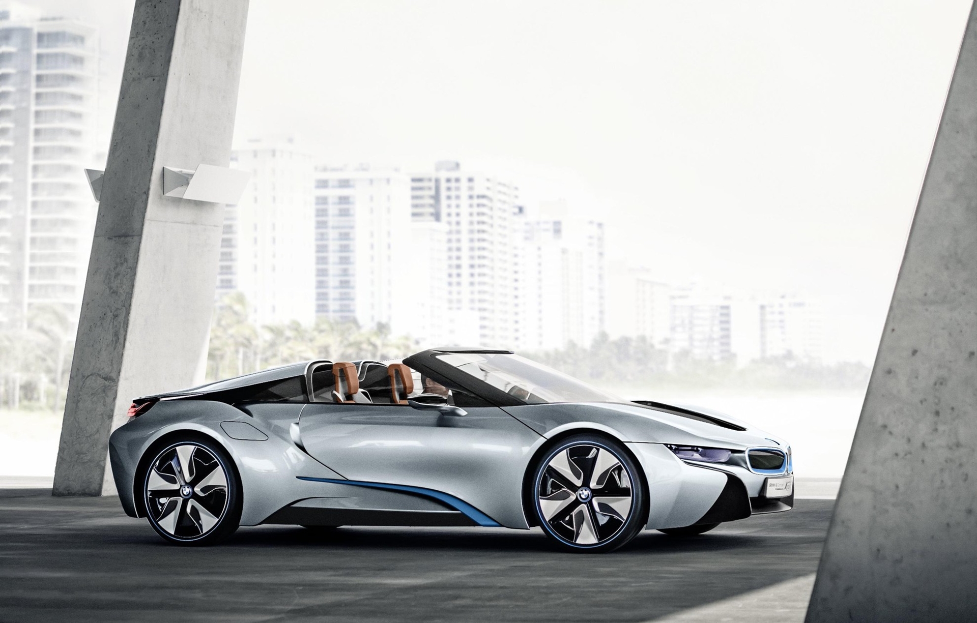BMW HIGHLIGHTS AT THE LOS ANGELES INTERNATIONAL AUTO SHOW