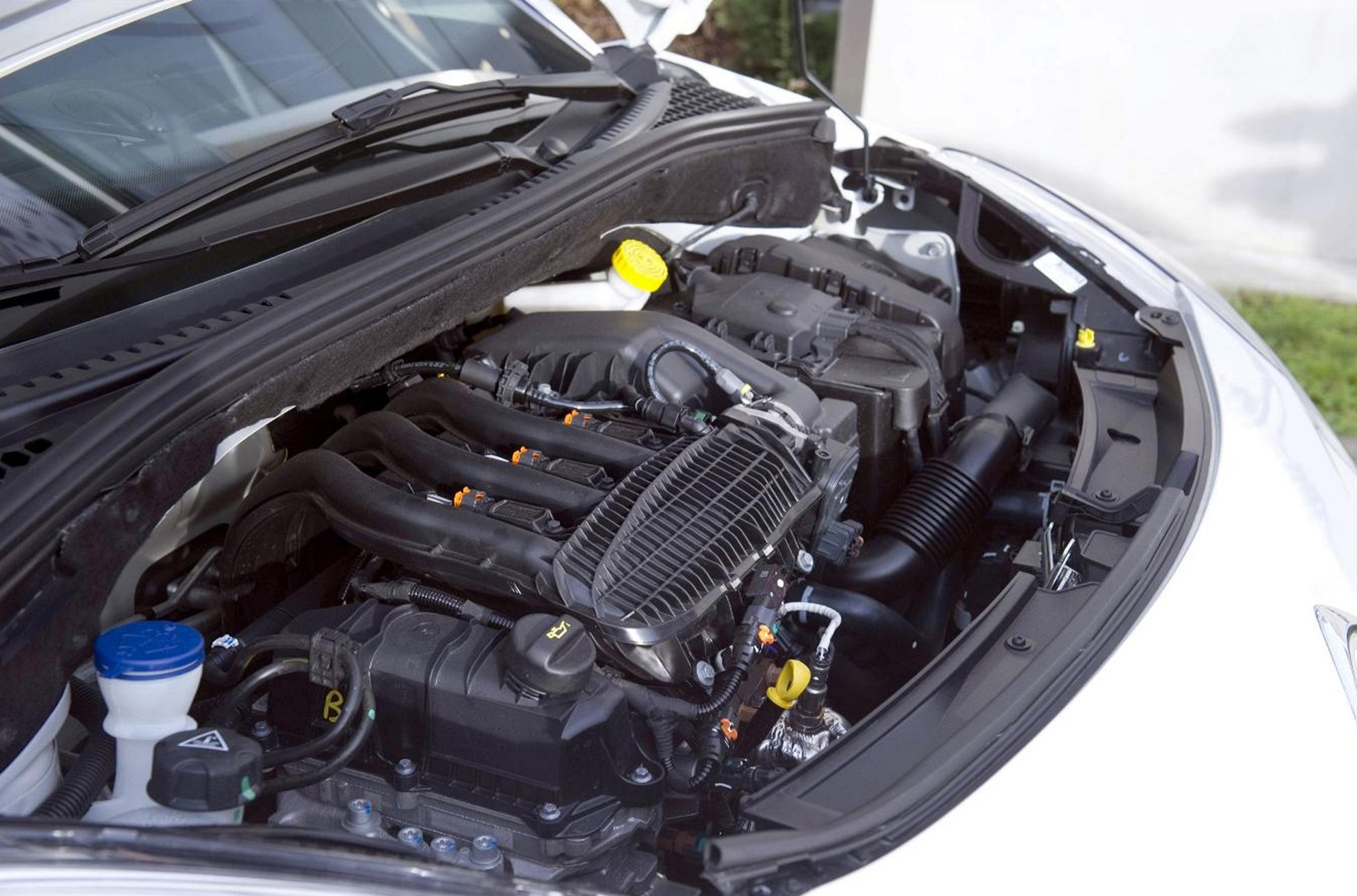 CITROËN TAKES ANOTHER STEP FORWARD WITH NEW PURETECH ENGINES