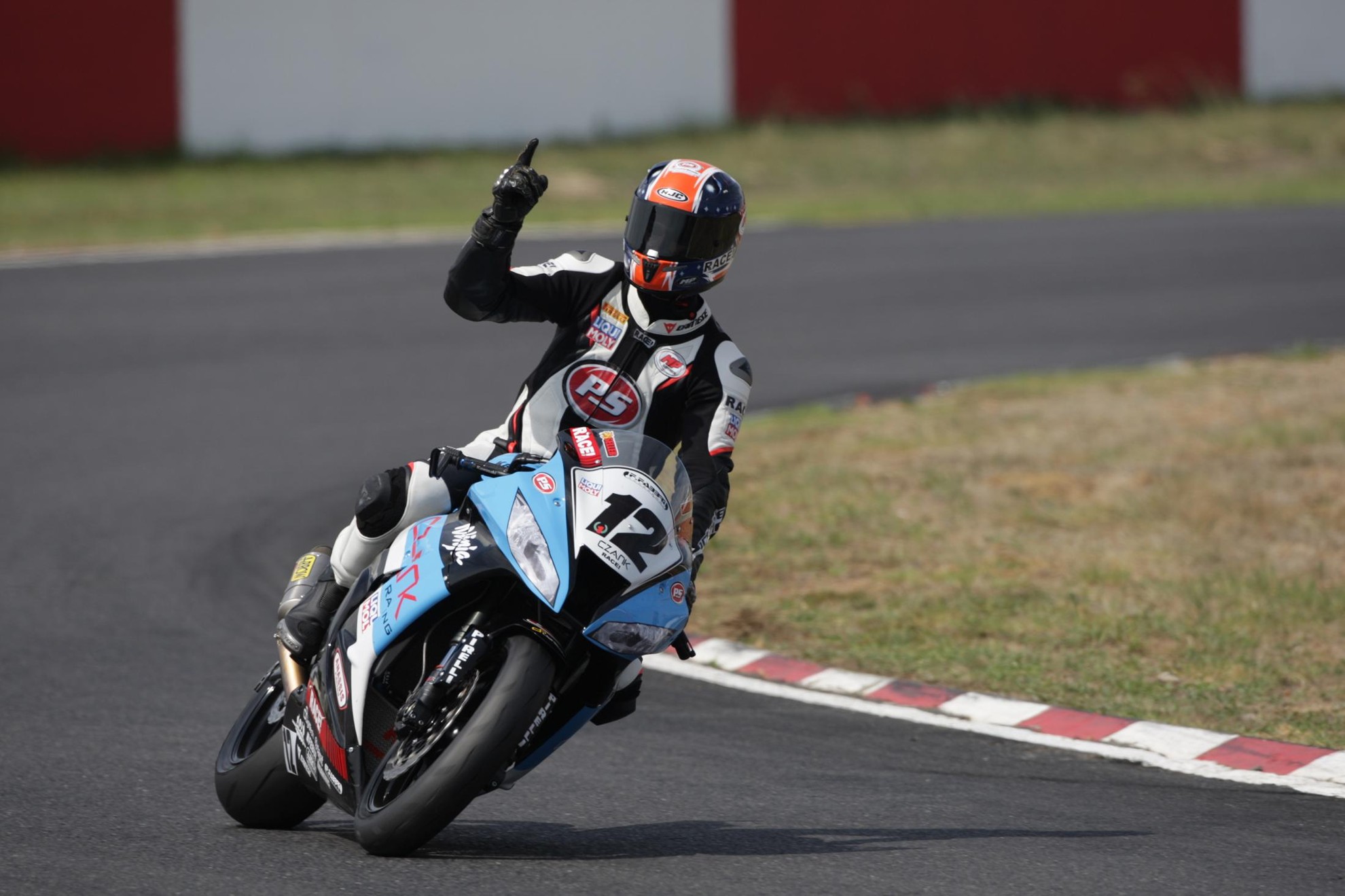 KILLARNEY MOTORCYCLE RACING PRODUCES BRILLIANT SPECTACLE