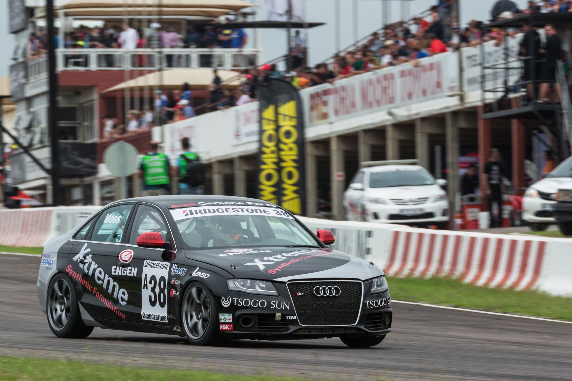East London Calls Audi S4 Quattro Racers to Action